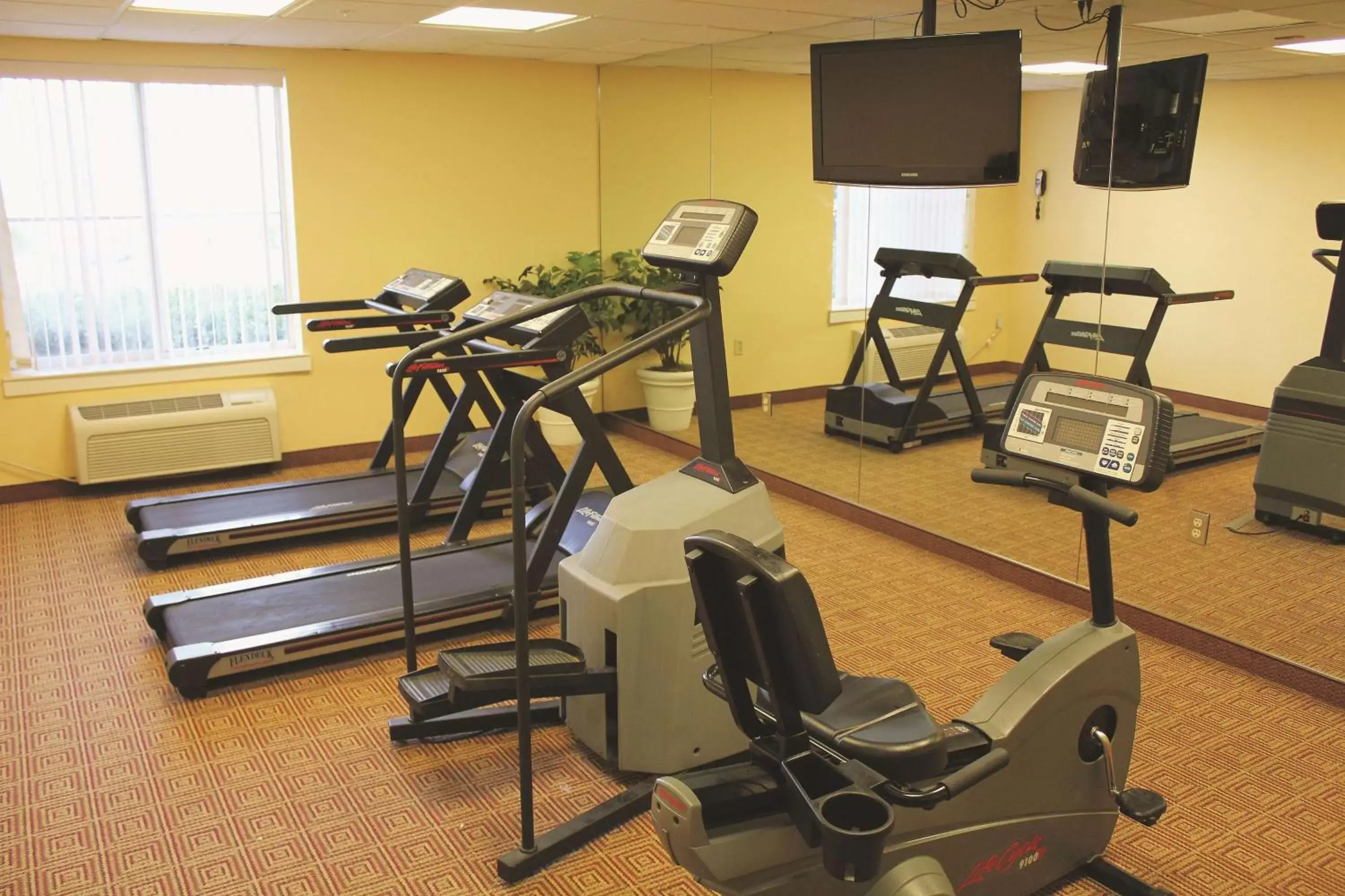 Fitness centre/facilities, Fitness Center/Facilities in La Quinta by Wyndham Sunrise Sawgrass Mills