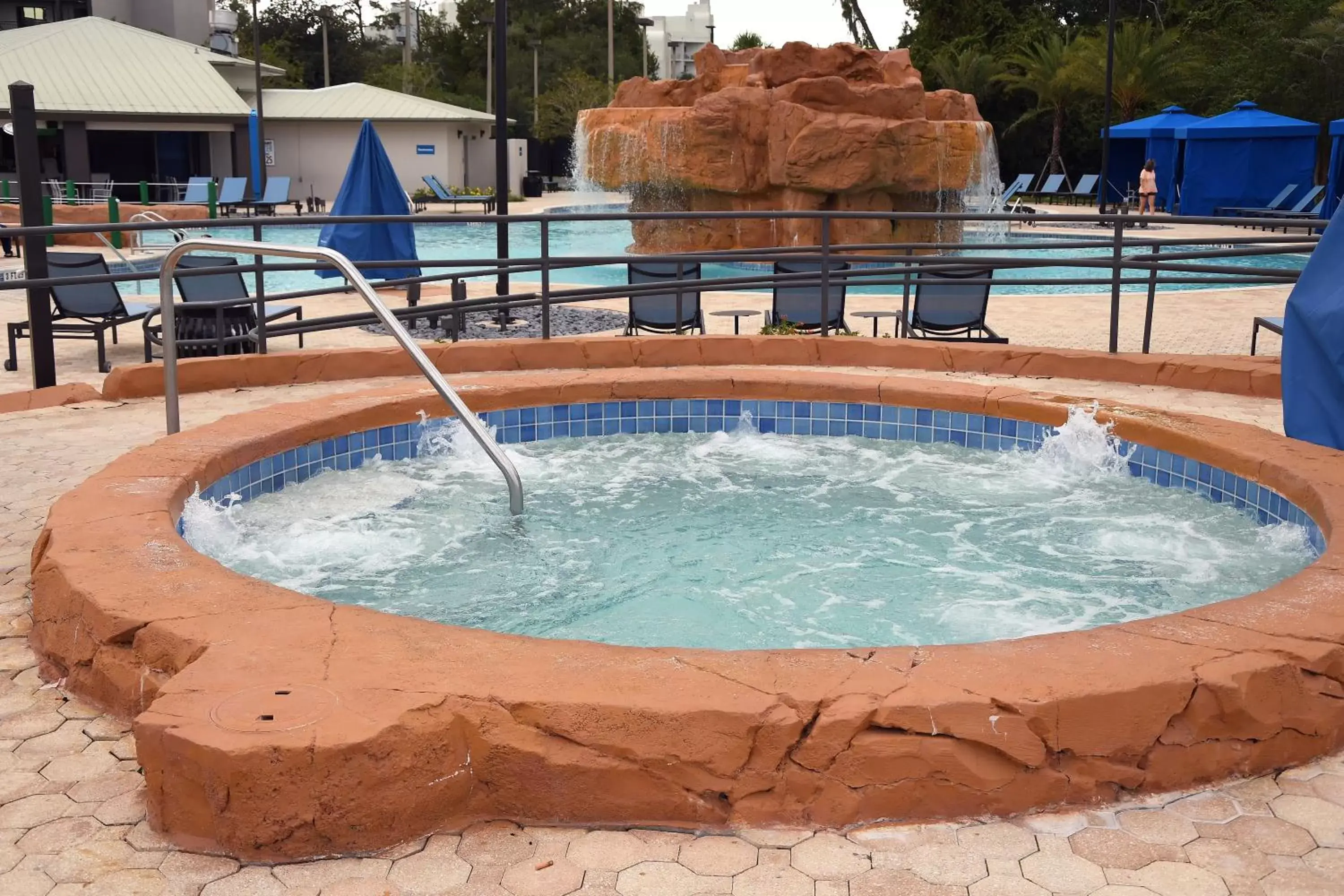 Hot Tub, Swimming Pool in Wyndham Lake Buena Vista Resort Disney Springs® Resort Area