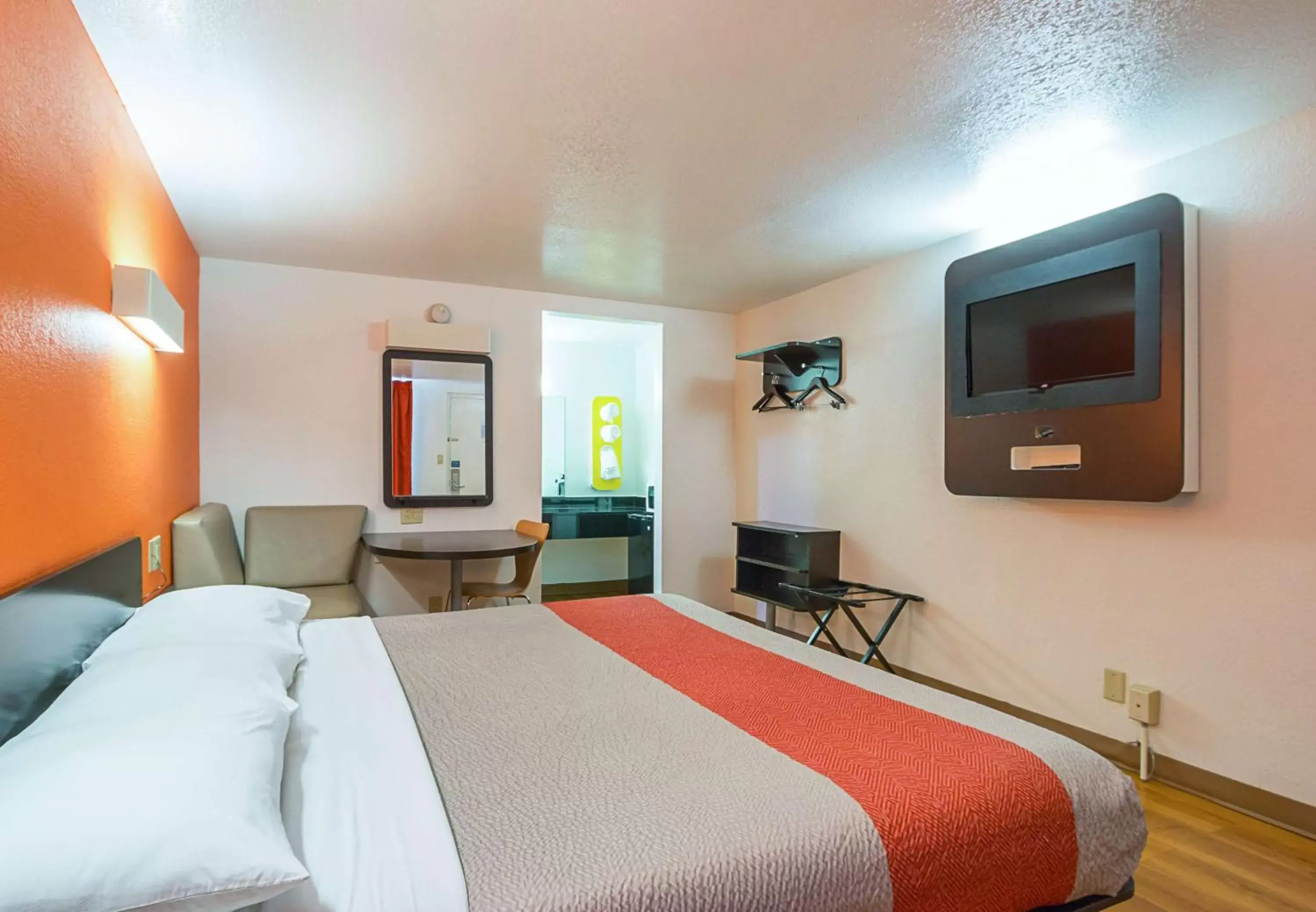 TV and multimedia, TV/Entertainment Center in Motel 6-Round Rock, TX