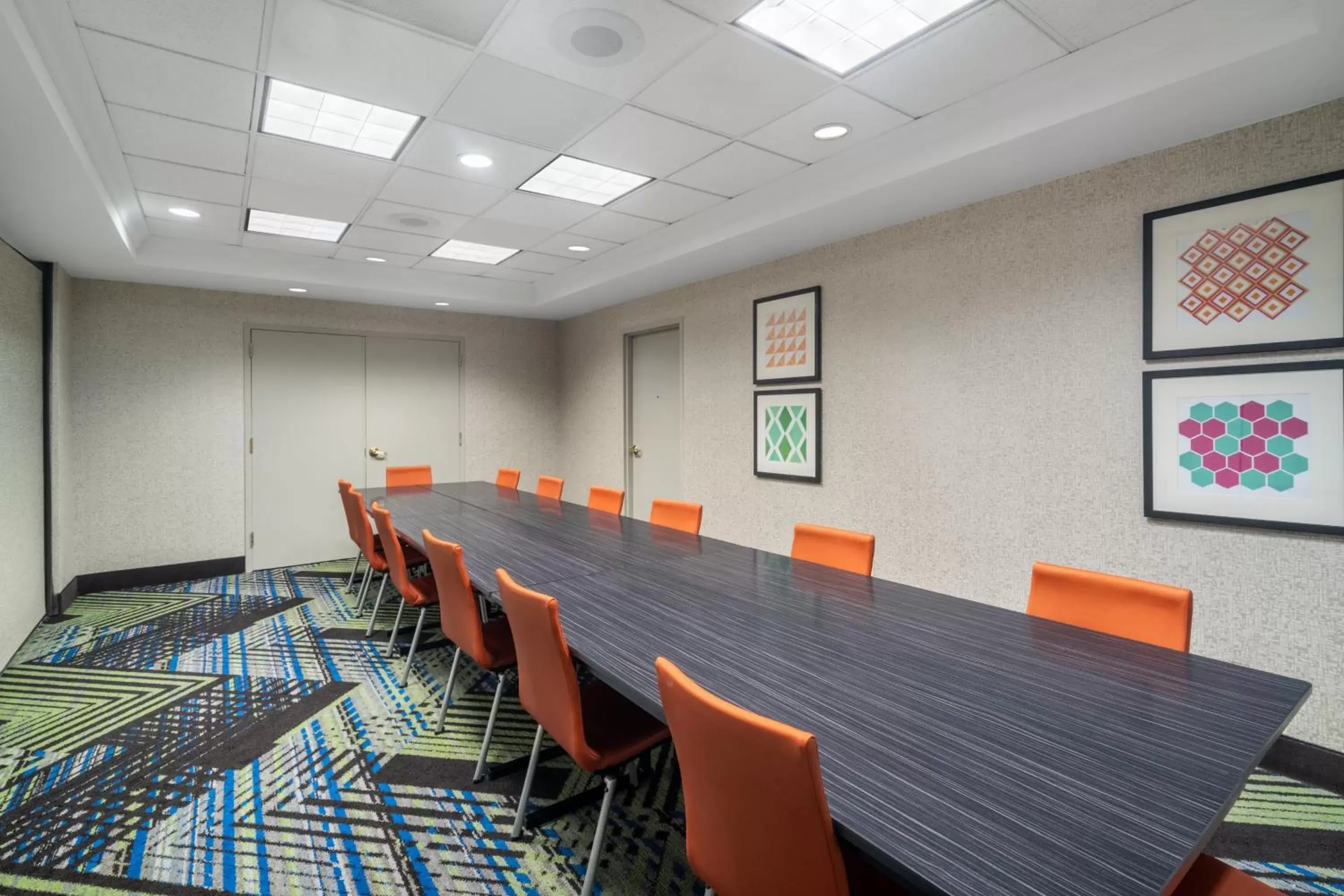 Meeting/conference room in Holiday Inn Express Hotel & Suites Bluffton at Hilton Head Area, an IHG Hotel