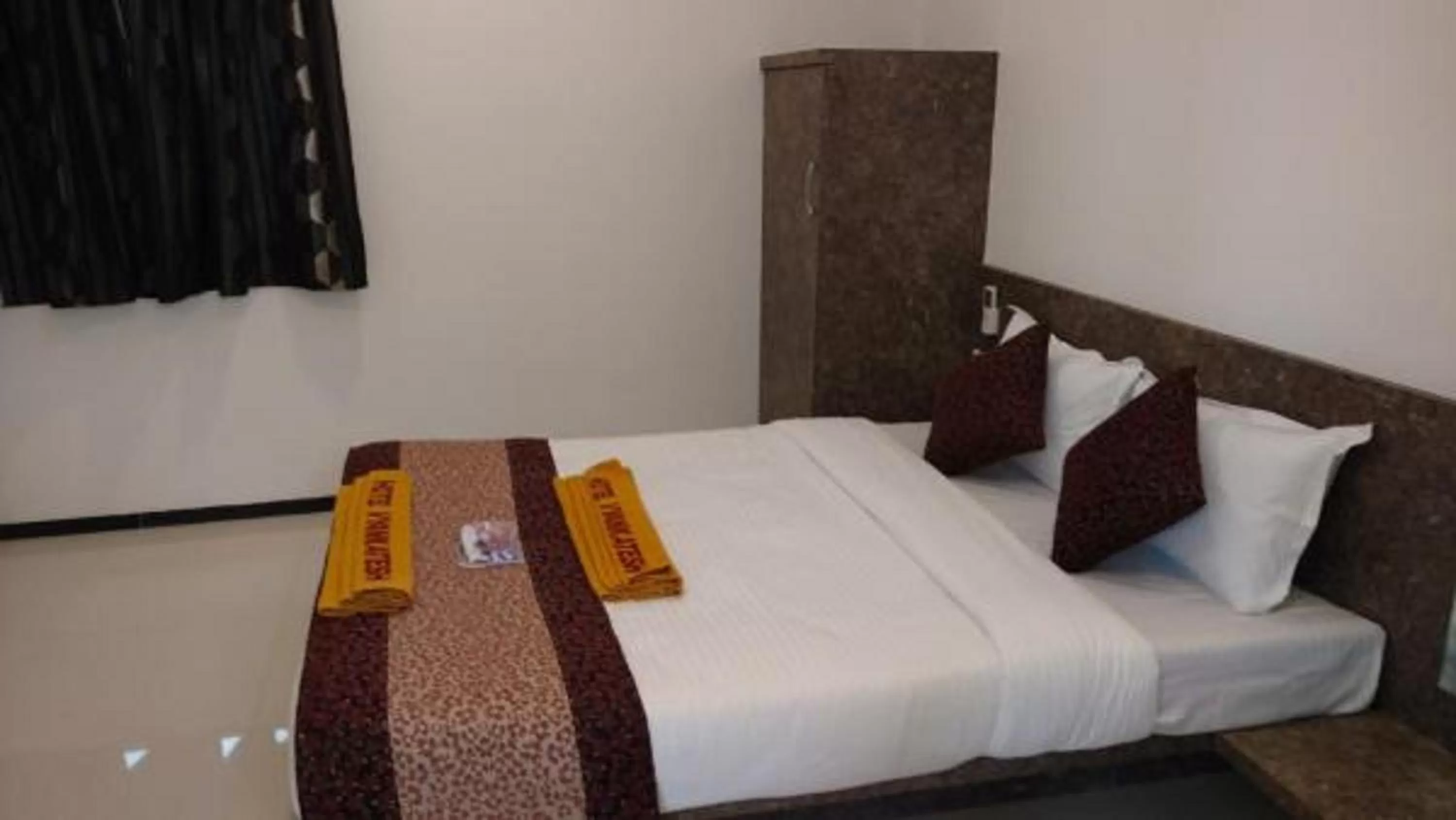 TV and multimedia in Hotel Vyankatesh & Pure Veg Restaurant