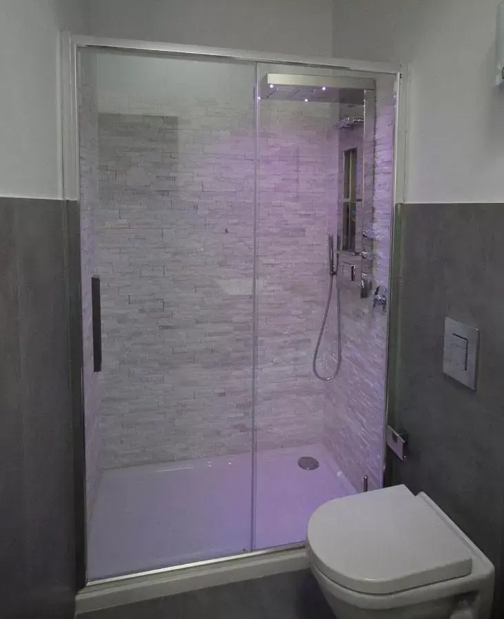 Shower, Bathroom in Seaside B&B Avola