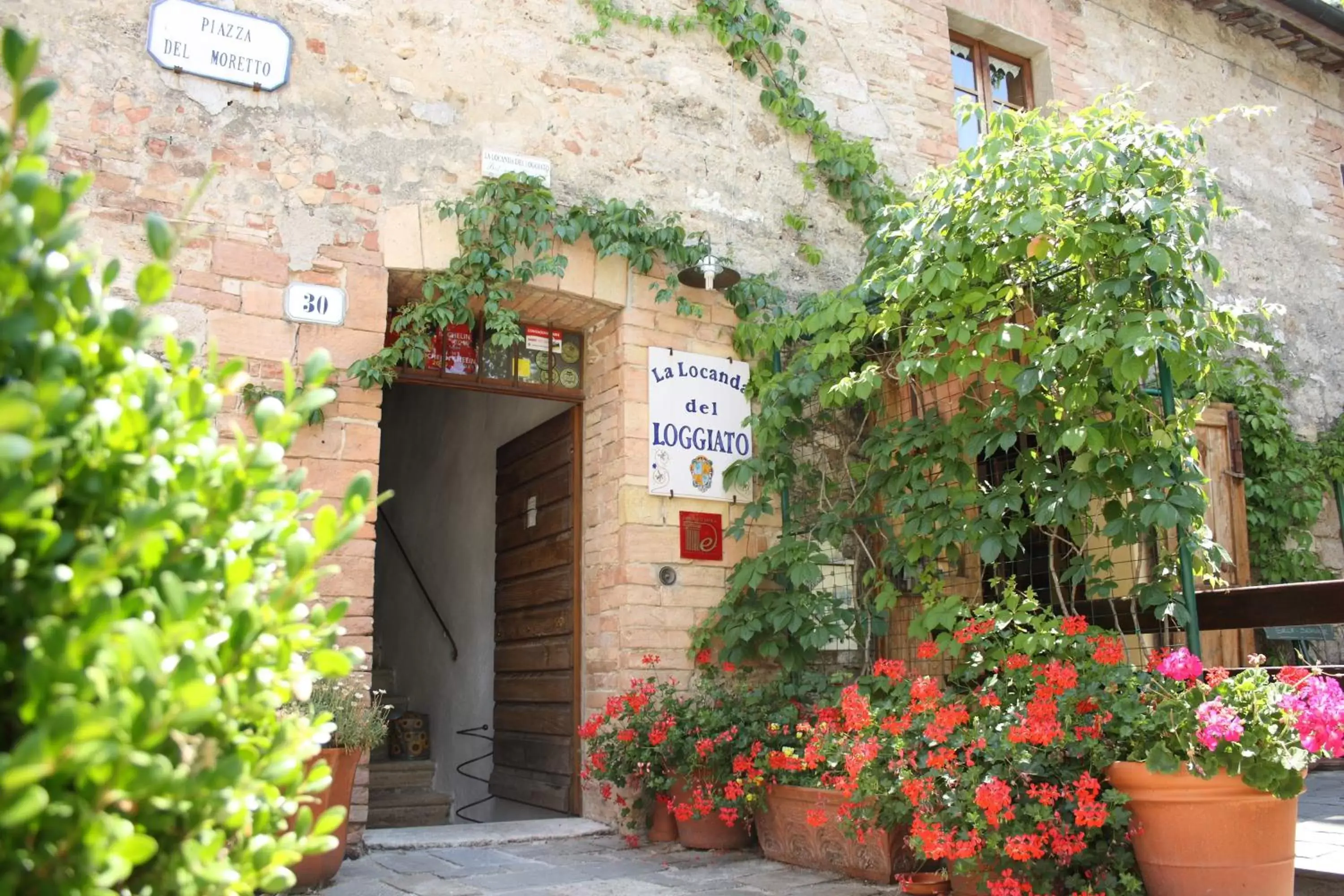 Facade/entrance, Property Building in La Locanda del Loggiato