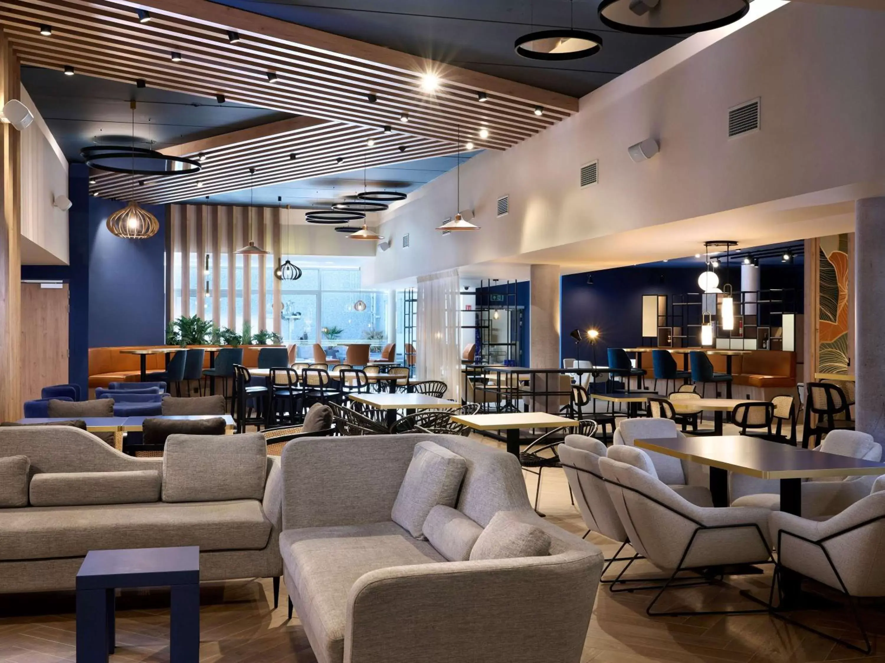 Lounge or bar, Lounge/Bar in Novotel Ieper Centrum