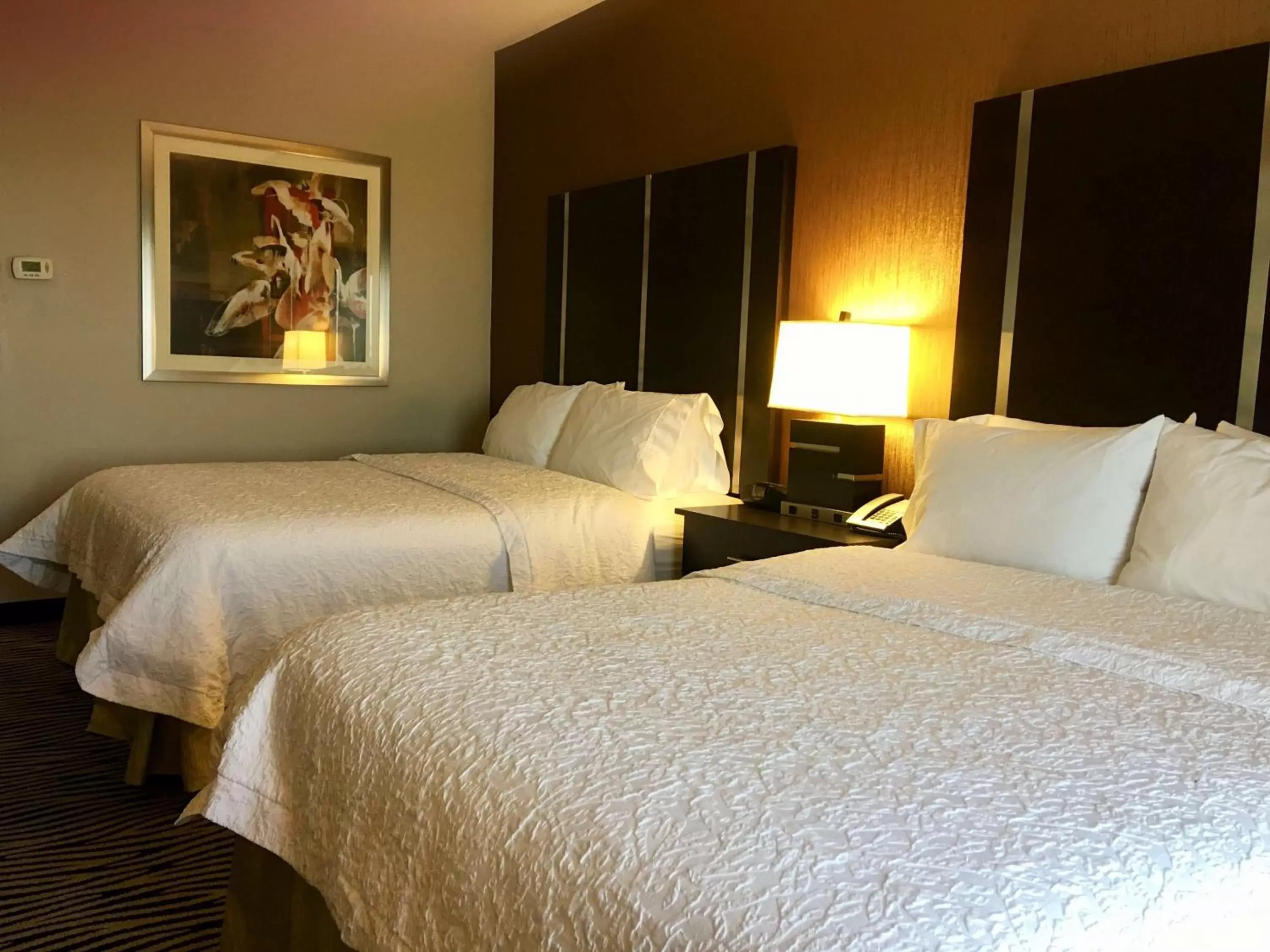 Bed in Hampton Inn and Suites Tulsa Central