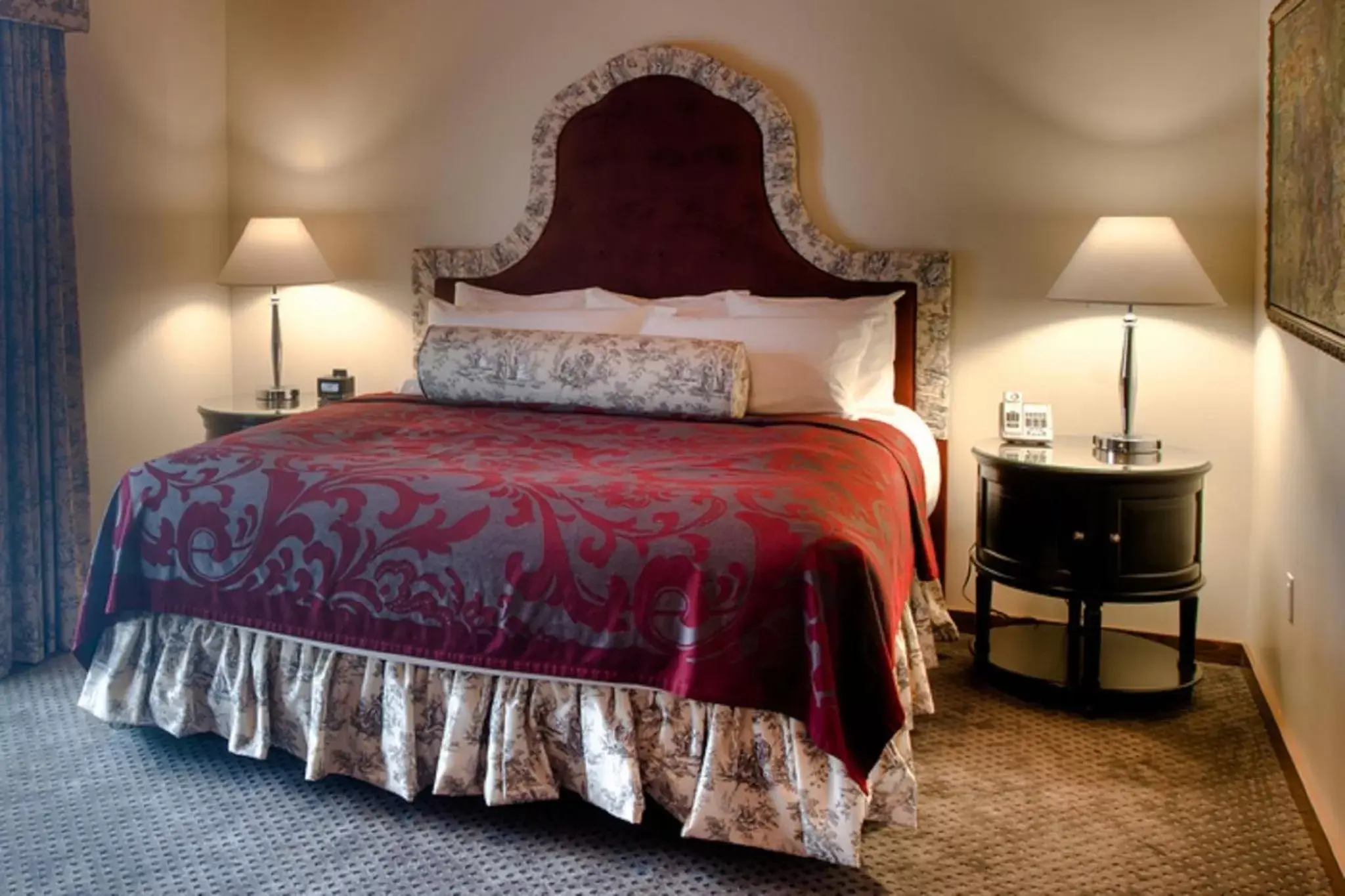 Bedroom, Bed in Mirbeau Inn & Spa - Plymouth