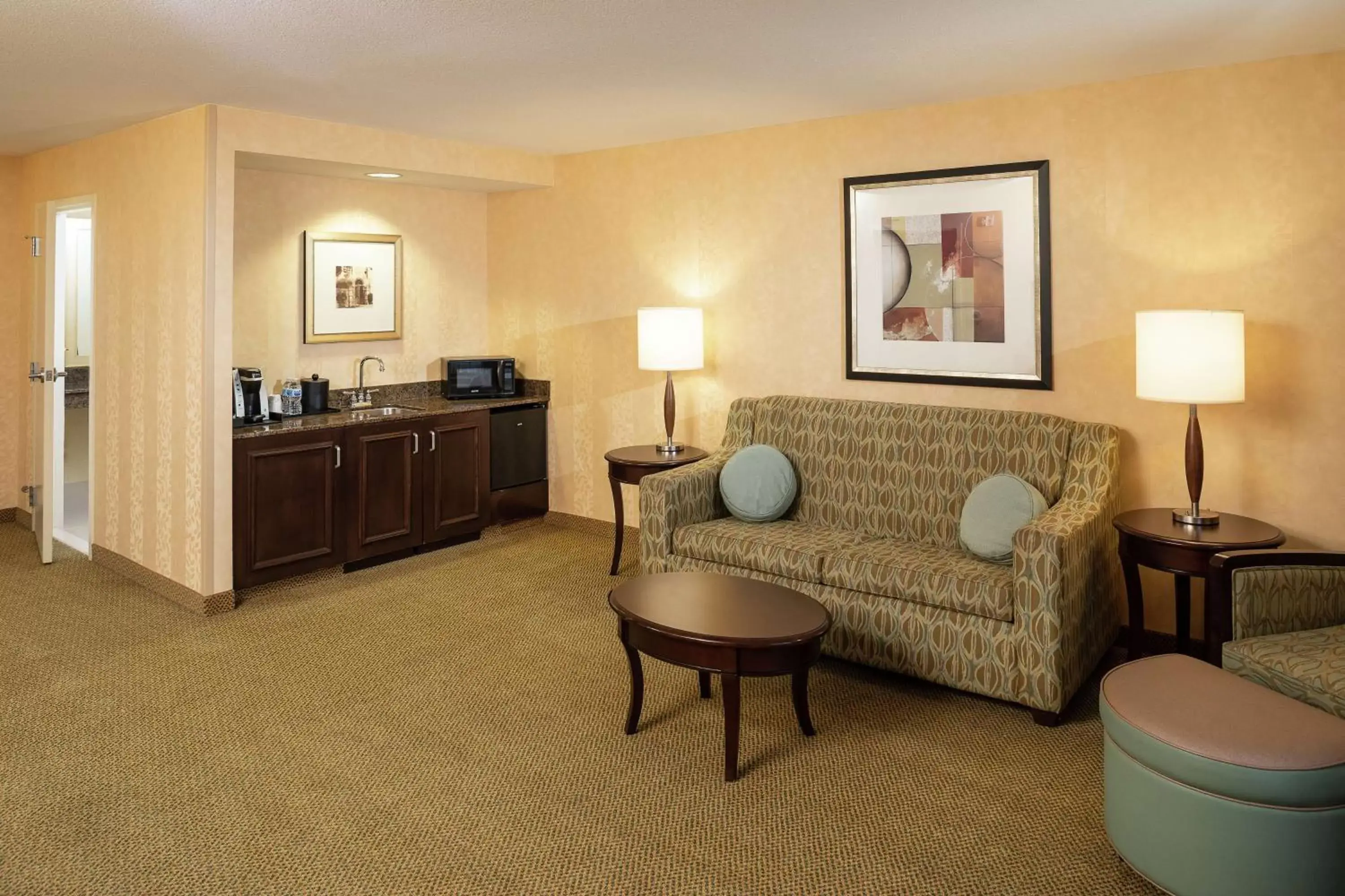 Bedroom, Seating Area in Hilton Garden Inn Sioux Falls South
