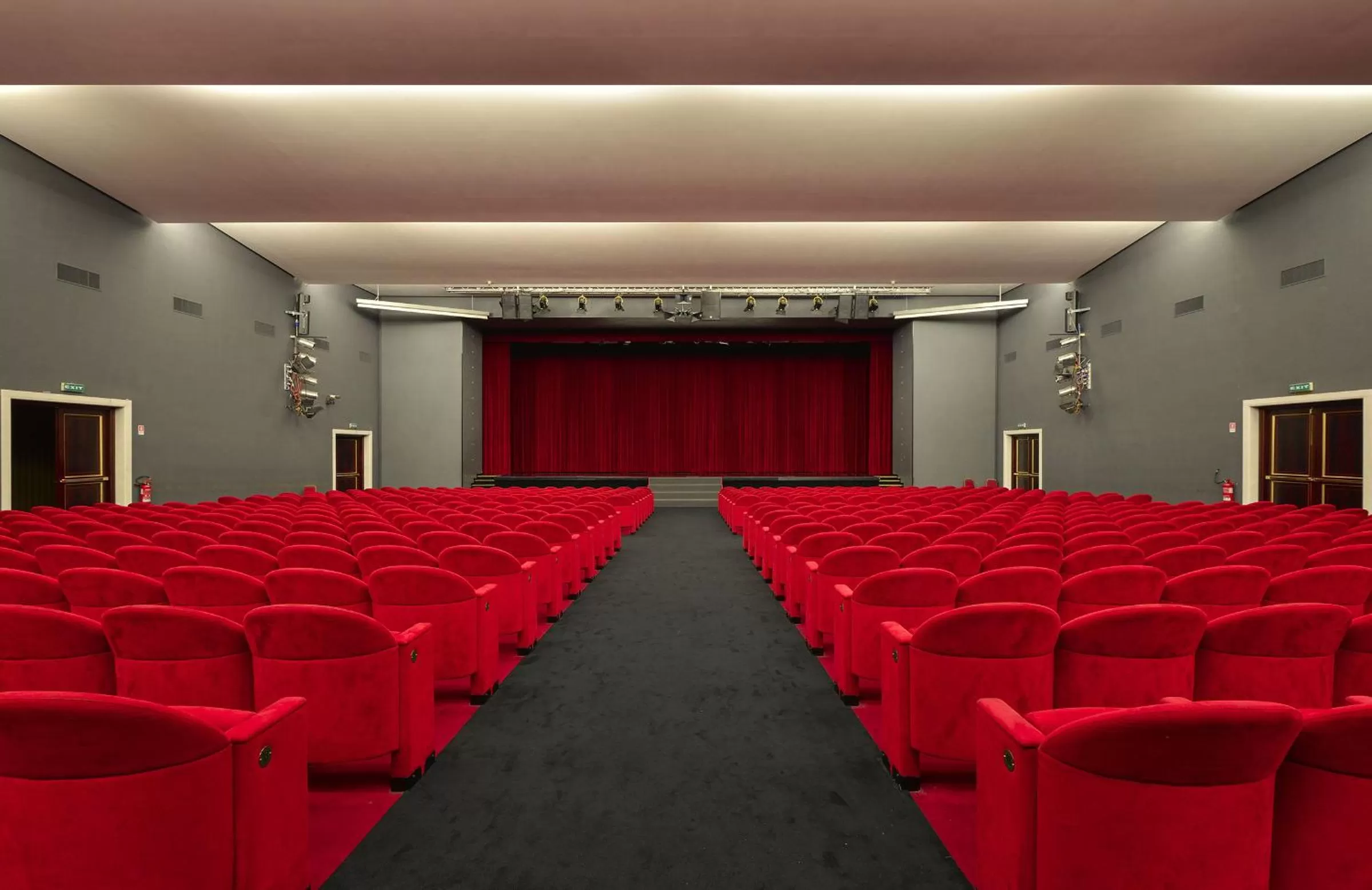 Business facilities in Hotel Ariston