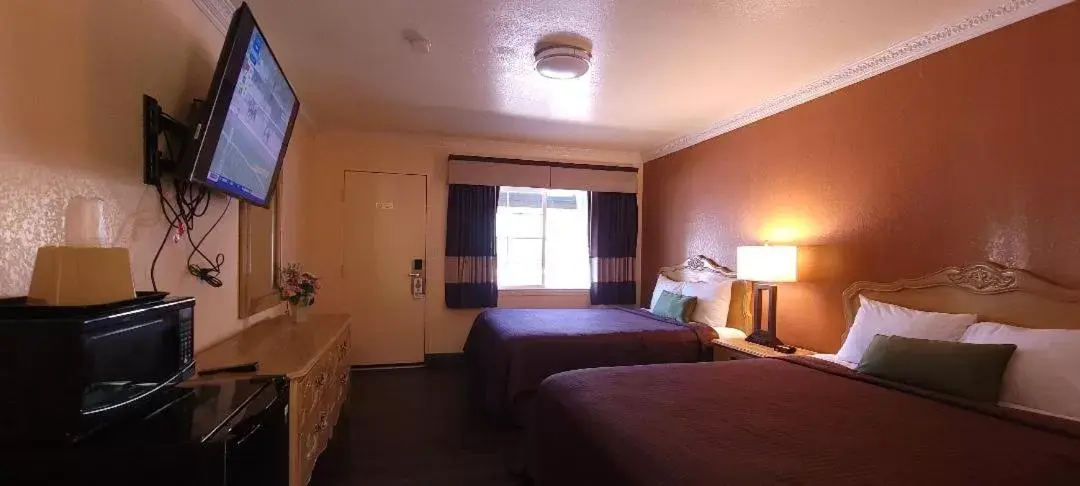 Photo of the whole room in Lakeview Inn