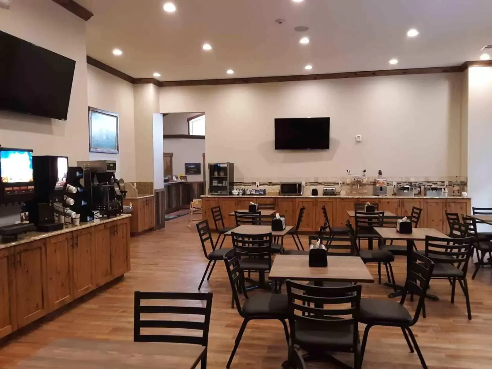 Coffee/tea facilities, Restaurant/Places to Eat in Sawtelle Mountain Resort