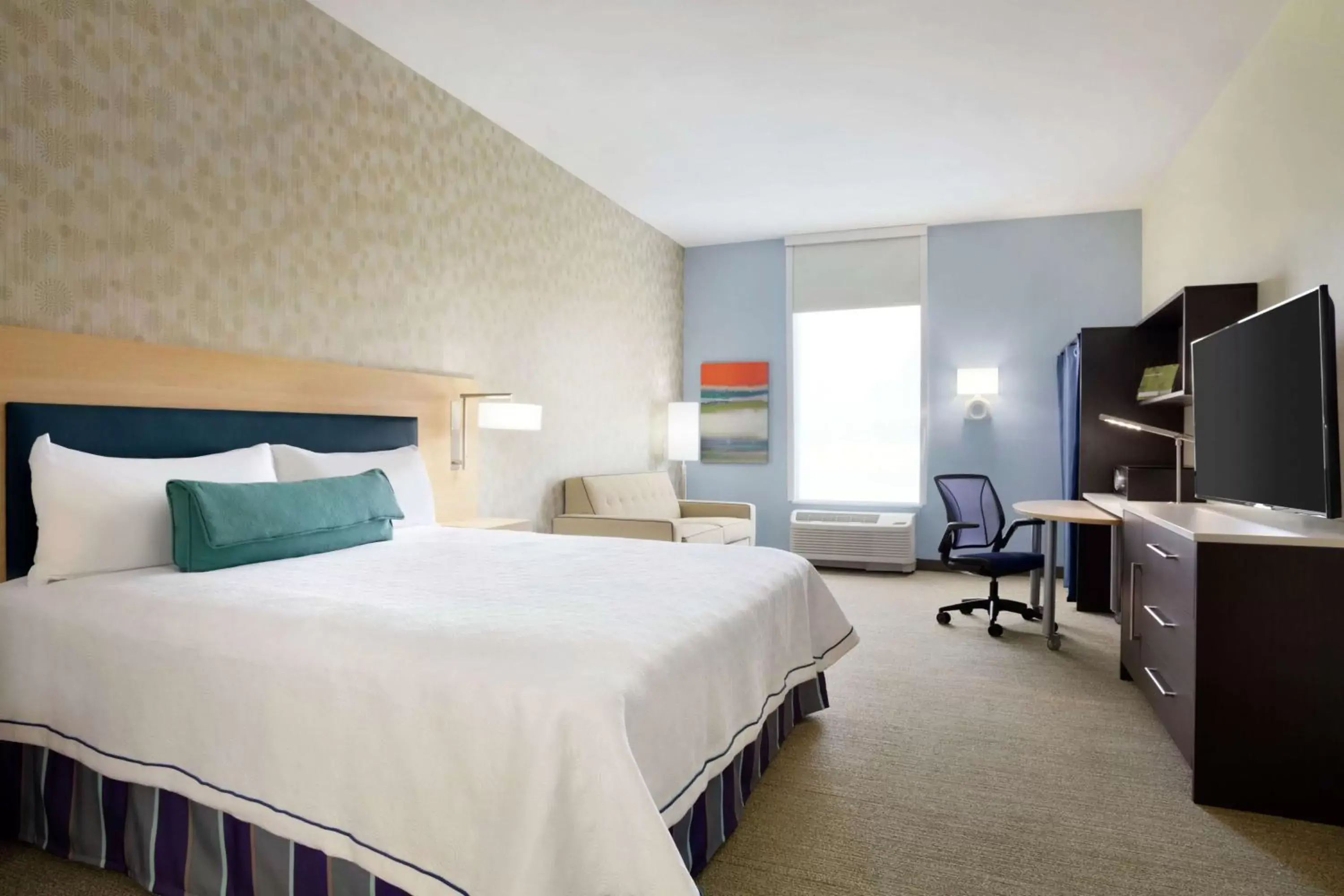 Bedroom, Bed in Home2 Suites By Hilton McAllen