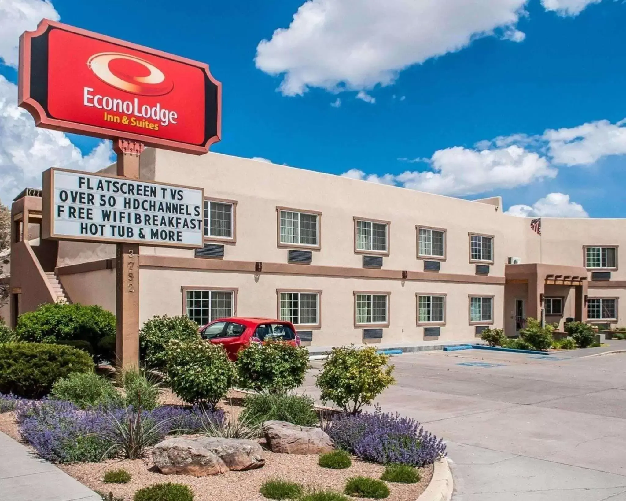 Property building in Econo Lodge Inn & Suites Santa Fe