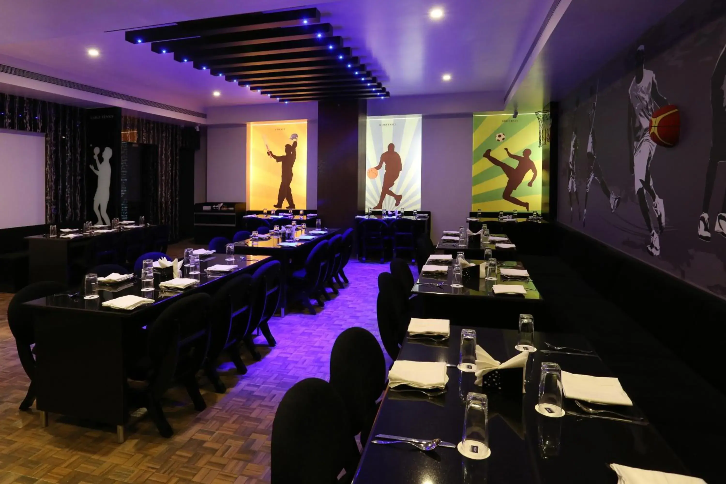 Restaurant/Places to Eat in Hotel Grand Kailash