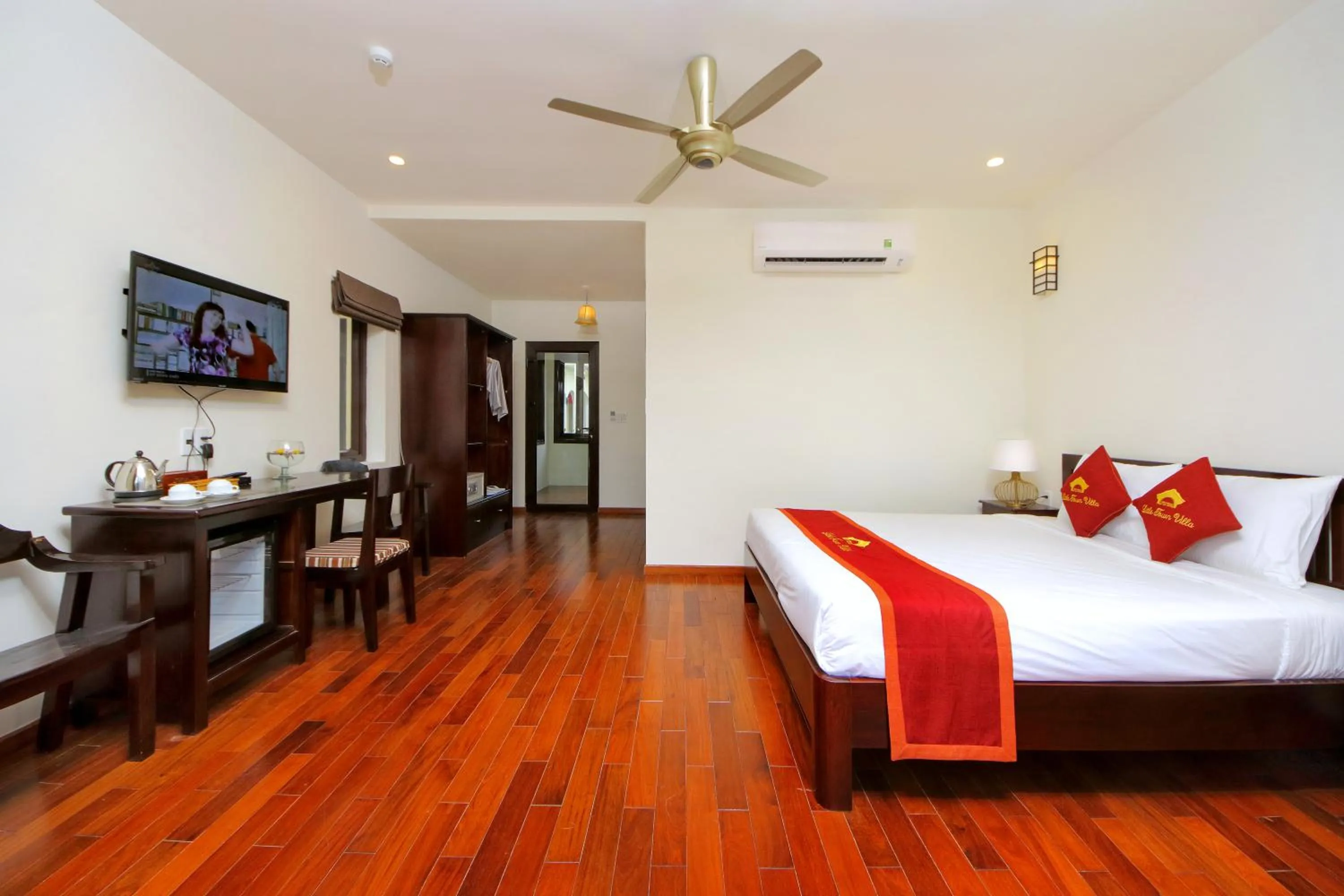 People, Bed in Little Town Villa