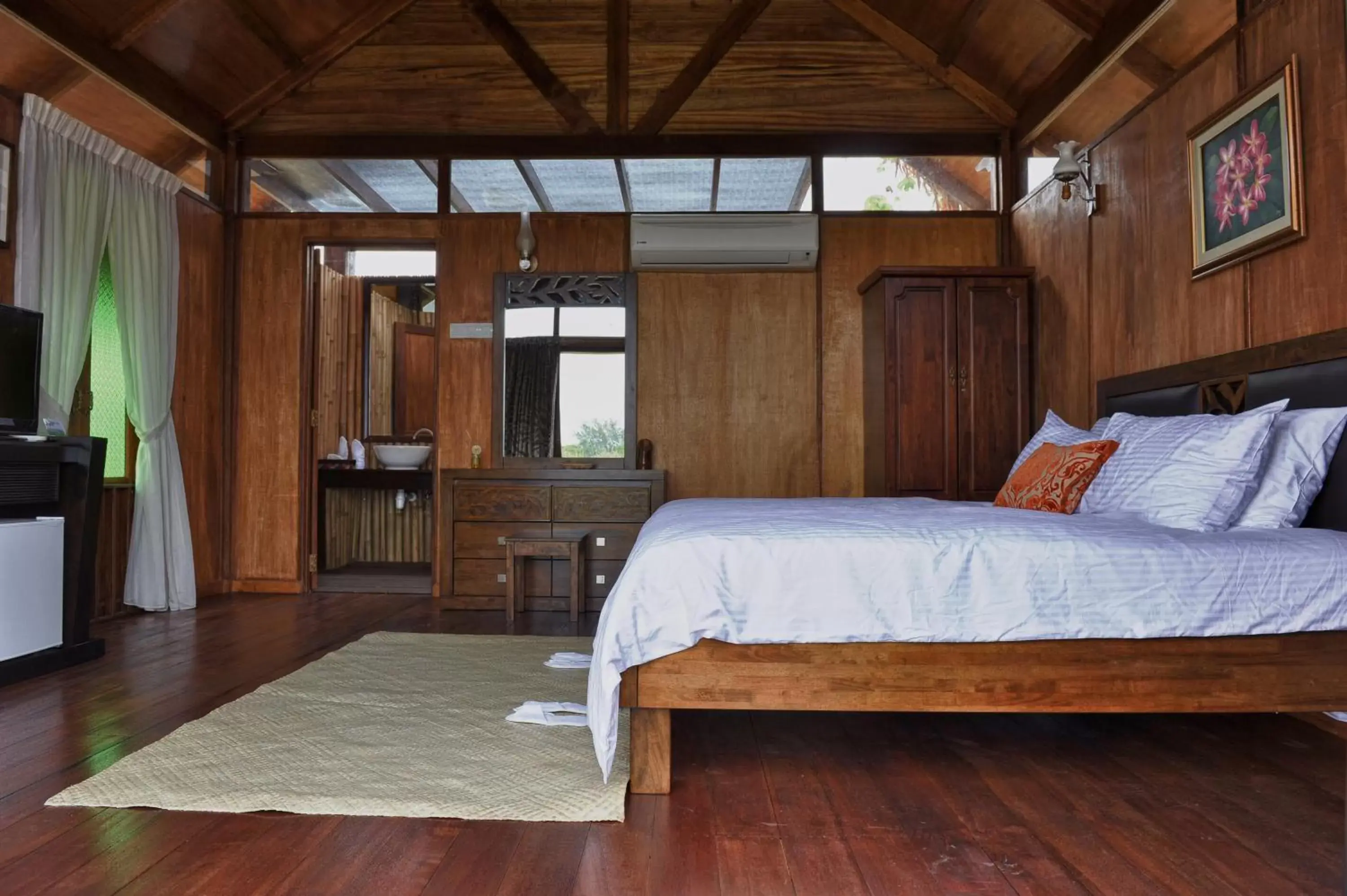 Photo of the whole room, Bed in The Gemalai Village