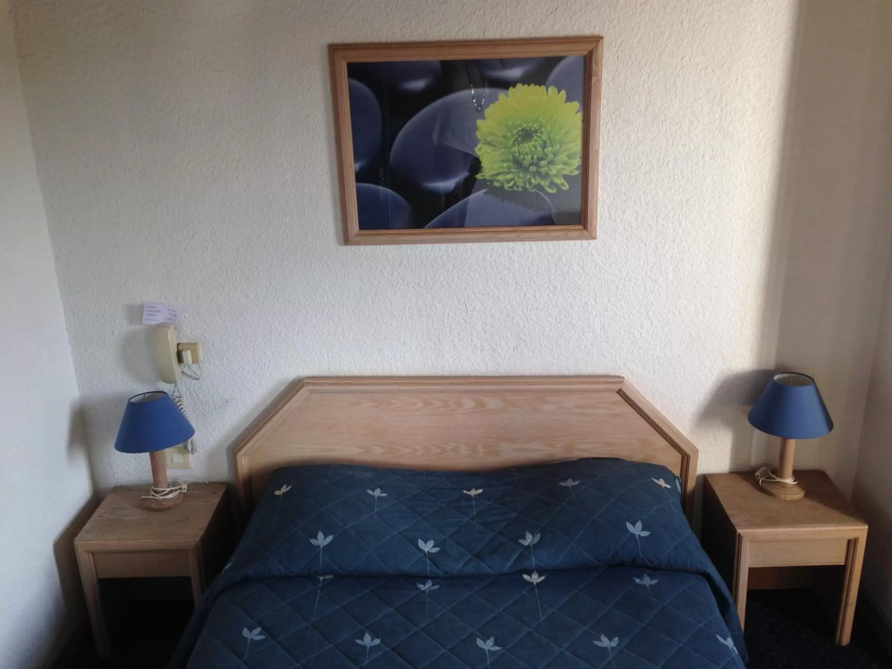 Bedroom, Bed in Hôtel de La Poste