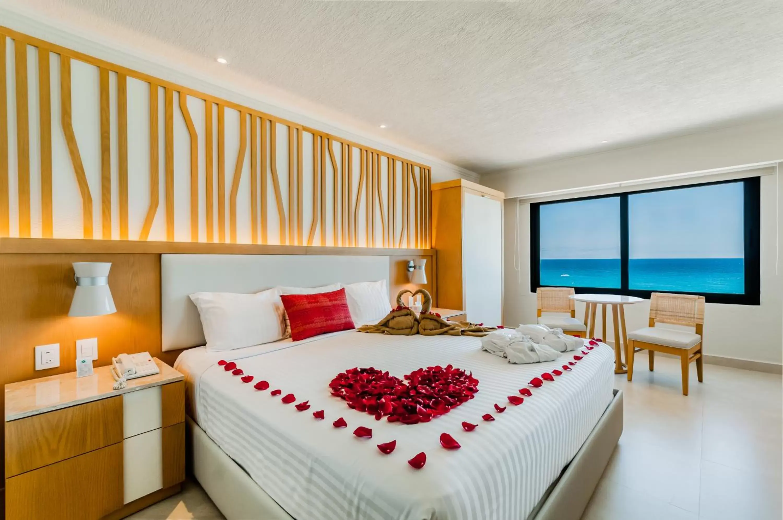 Sea view, Bed in Royal Solaris Cancun-All Inclusive