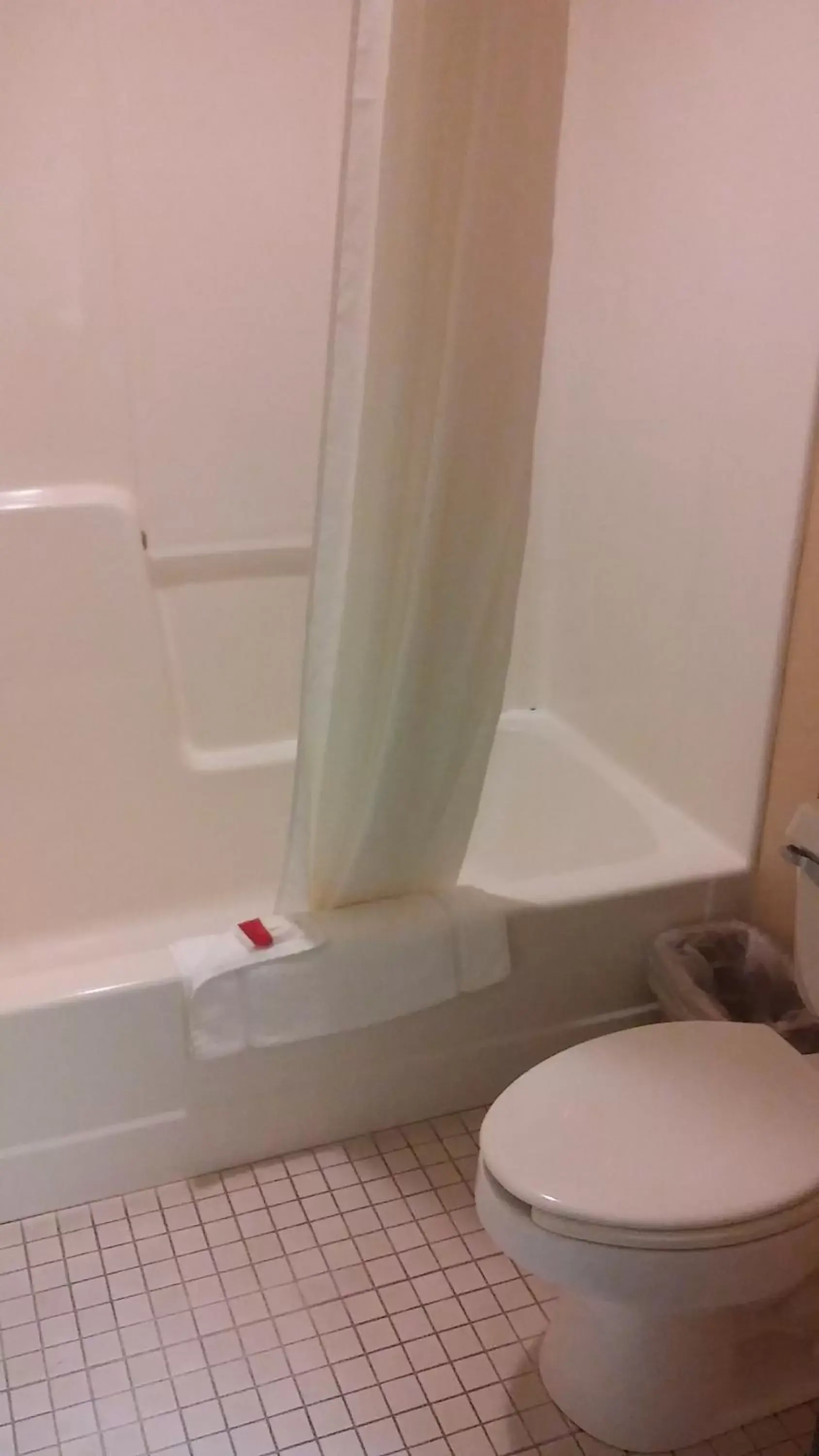 Deluxe Double Room with Two Double Beds - Non-Smoking in Super 8 by Wyndham Mount Vernon Deluxe Double Room with Two Double Beds - Non-Smoking in Super 8 by Wyndham Mount Vernon