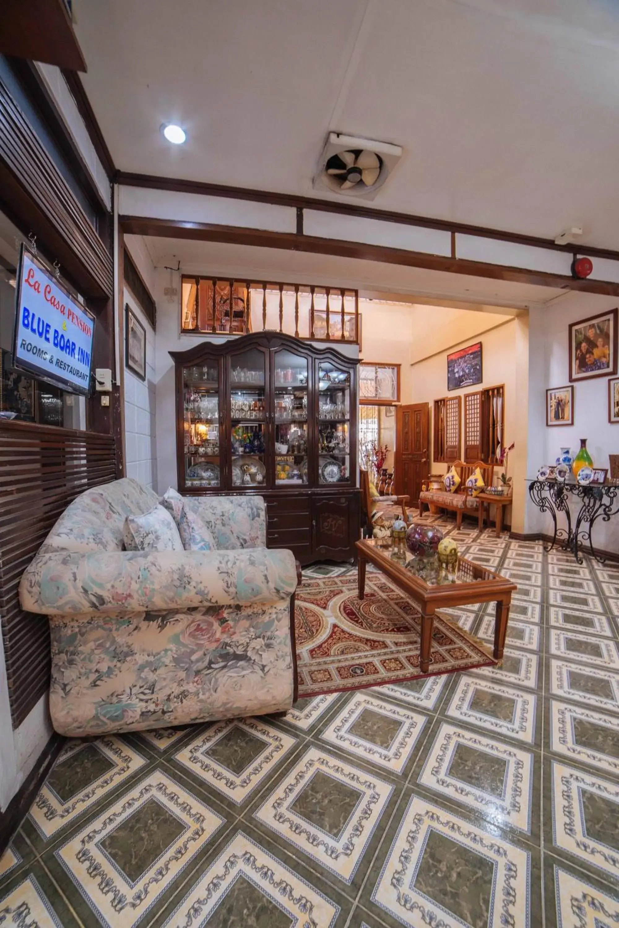 Seating area, Lobby/Reception in RedDoorz @ Tamarind Street Angeles City