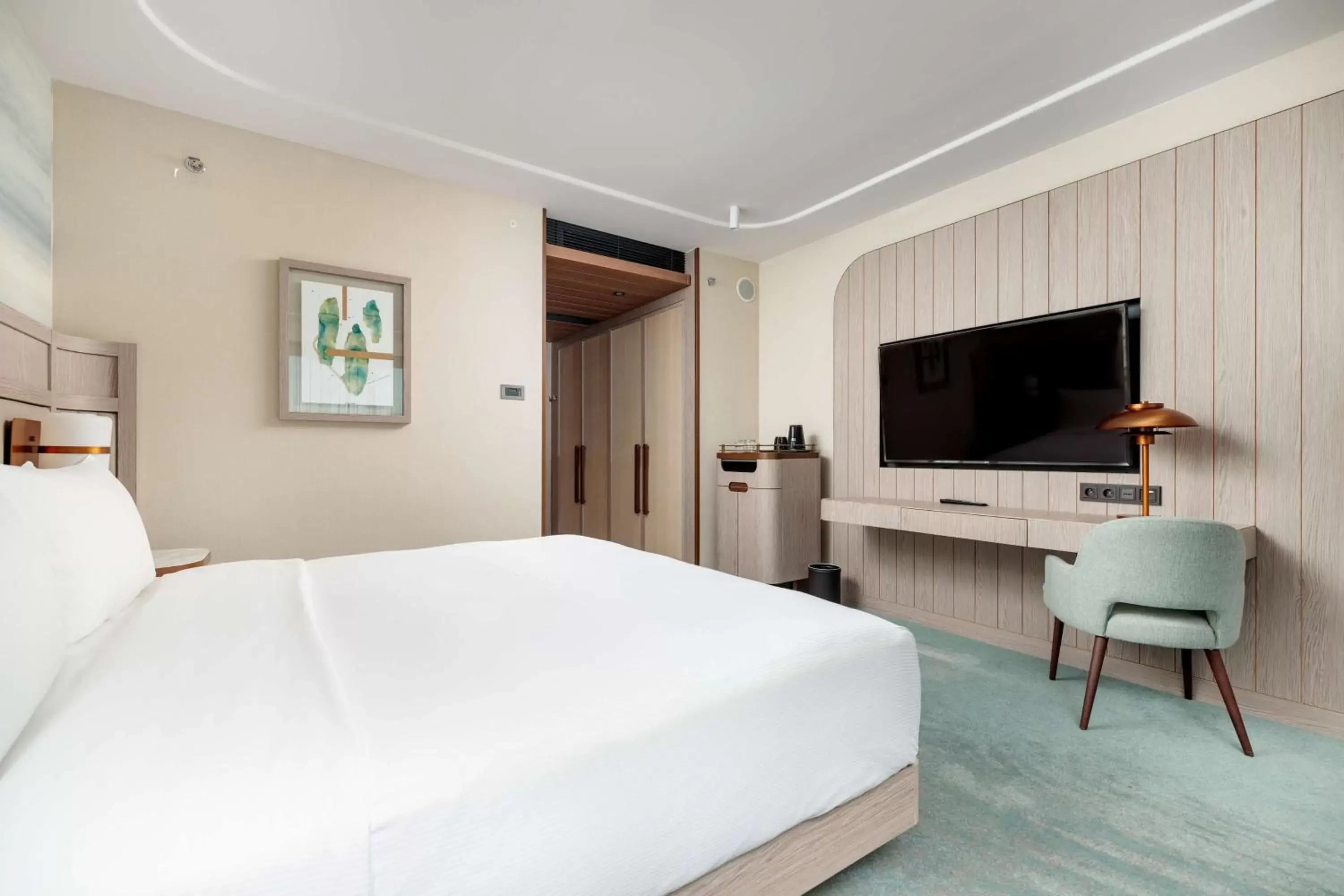 Bedroom, TV/Entertainment Center in Hilton Swinoujscie Resort And Spa
