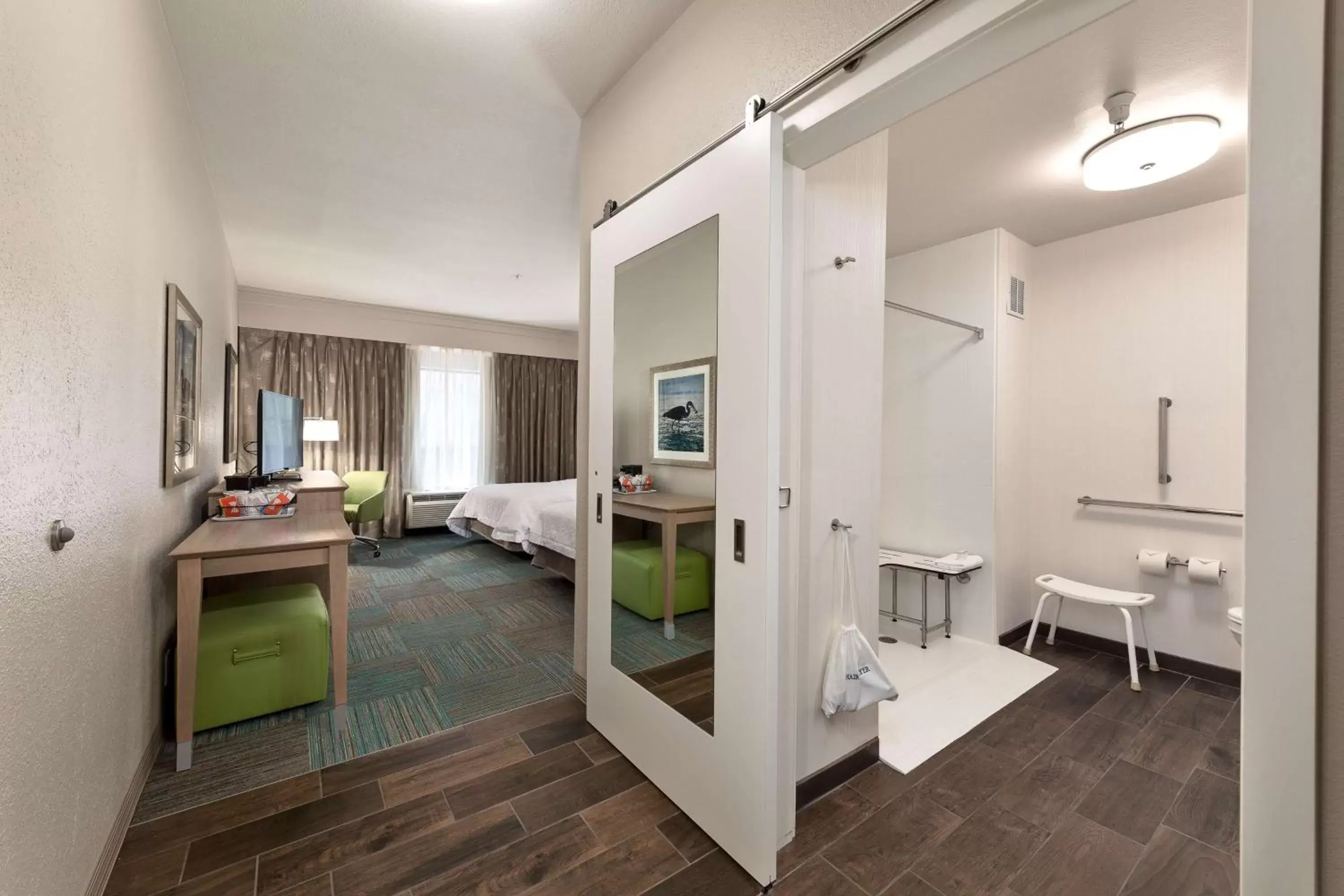 Bed in Hampton Inn Niceville-Elgin Air Force Base Bed in Hampton Inn Niceville-Elgin Air Force Base