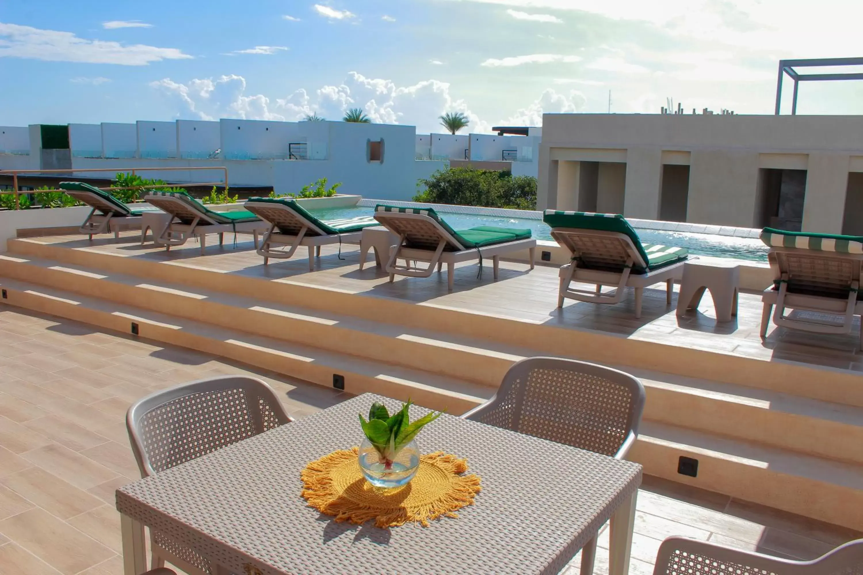 Balcony/Terrace, Swimming Pool in Gama 09 Apartments