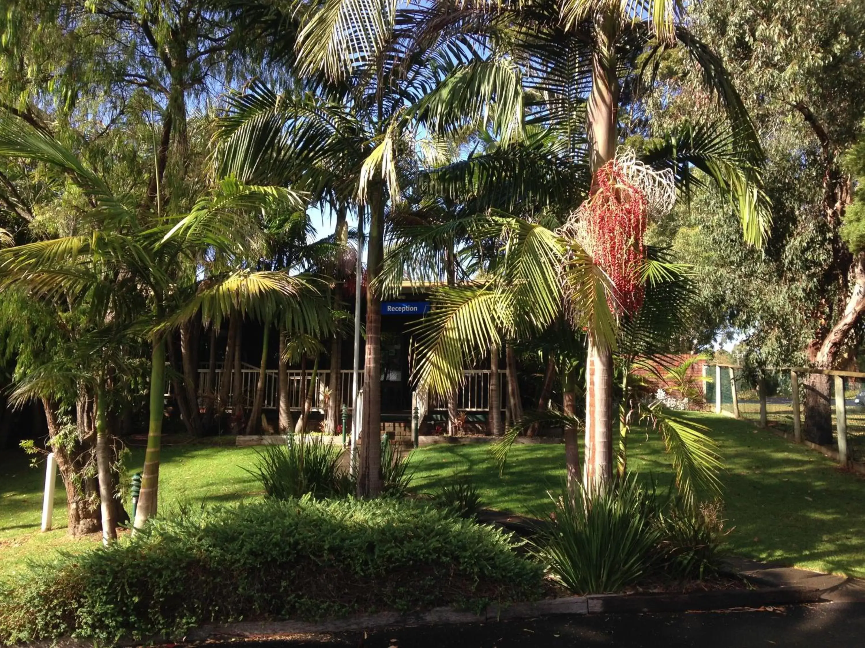 Restaurant/places to eat, Garden in Kaloha Holiday Resort Phillip Island