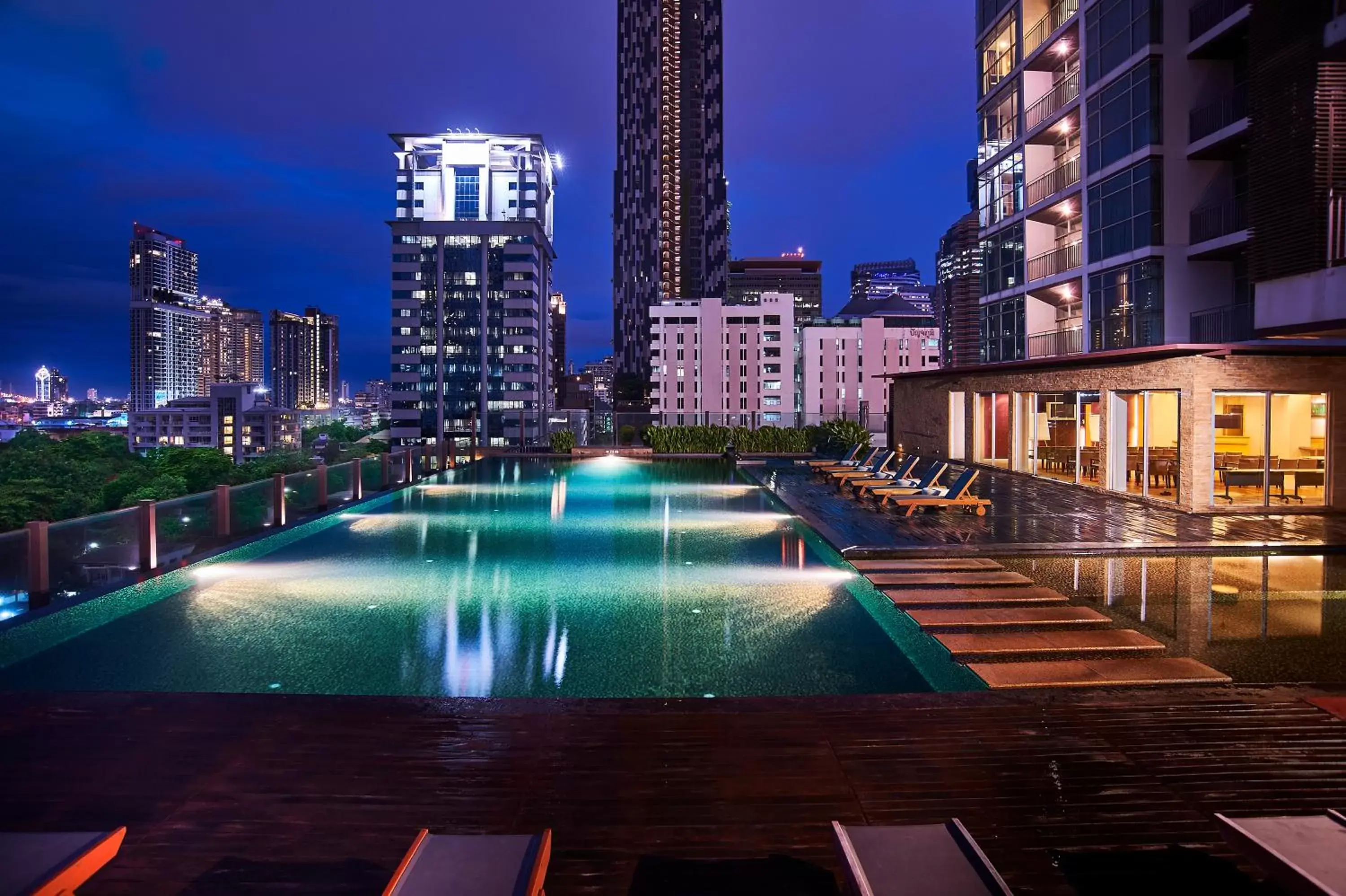 Garden, Swimming Pool in Urbana Sathorn Hotel, Bangkok