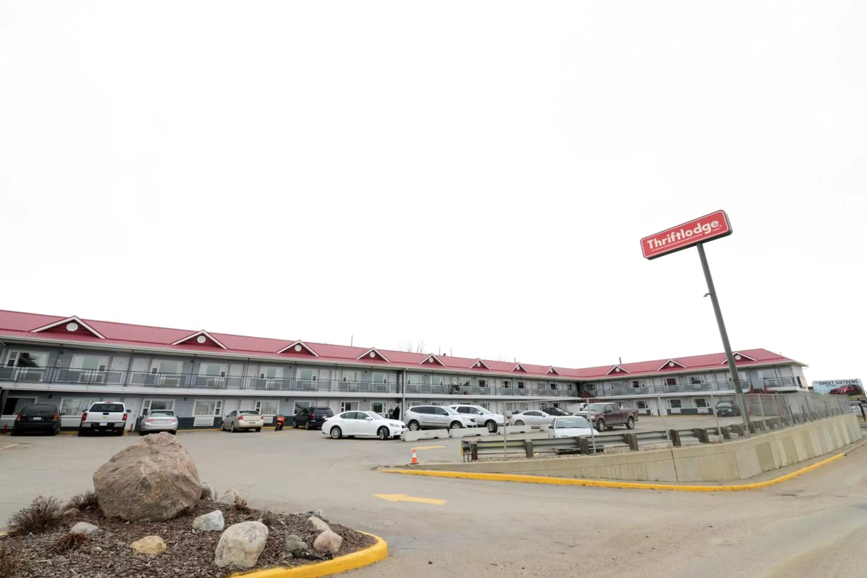 Property building in Thriftlodge Saskatoon Property building in Thriftlodge Saskatoon