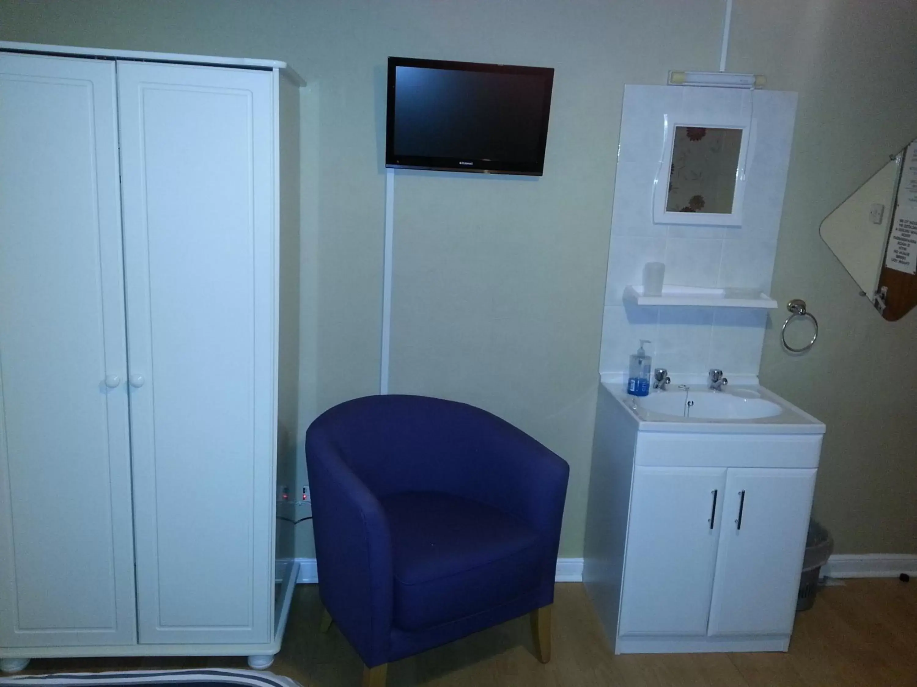 Twin Room with Shared Bathroom in Sunnyside Hotel Twin Room with Shared Bathroom in Sunnyside Hotel