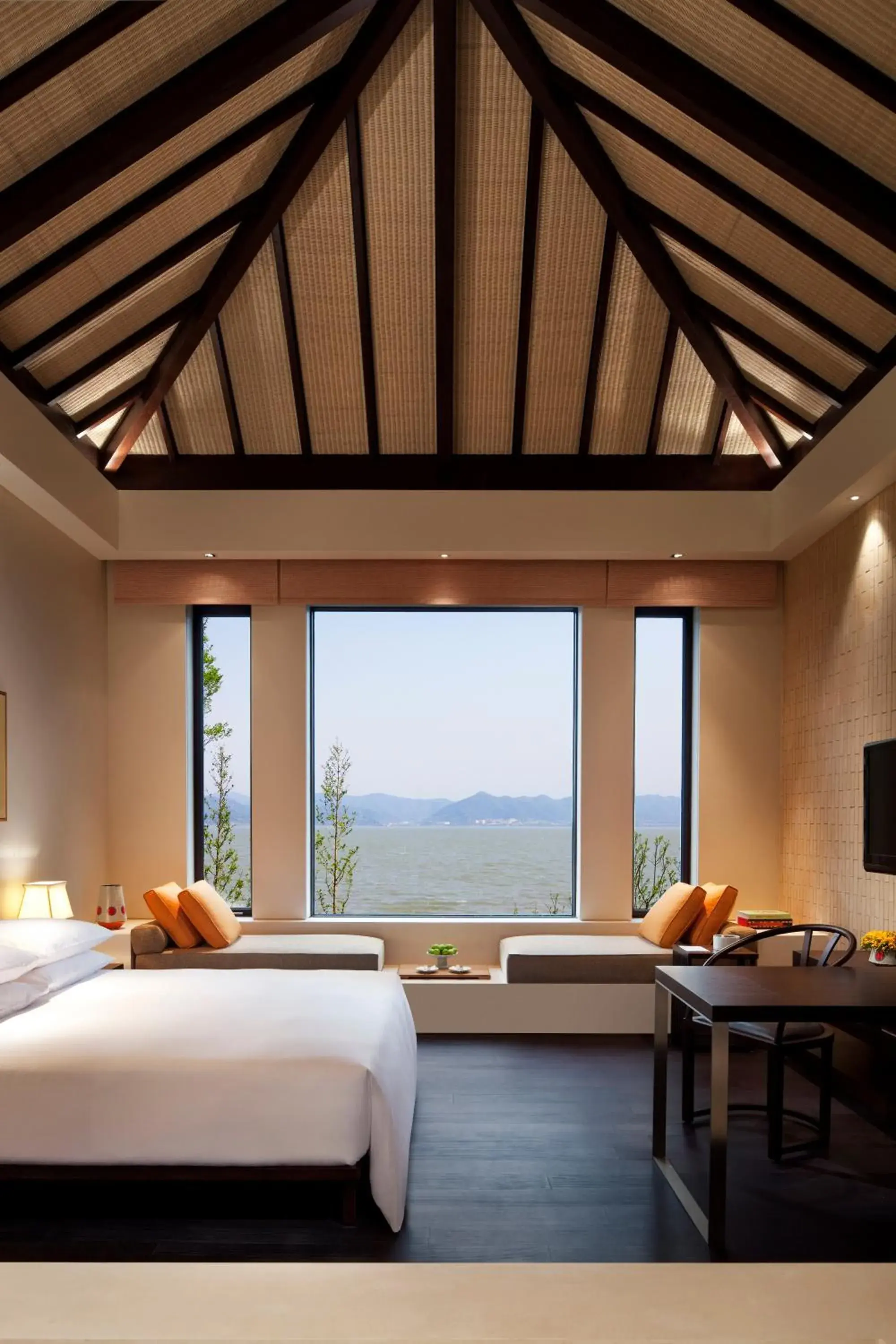 King Room with Lake View in Park Hyatt Ningbo Resort & Spa