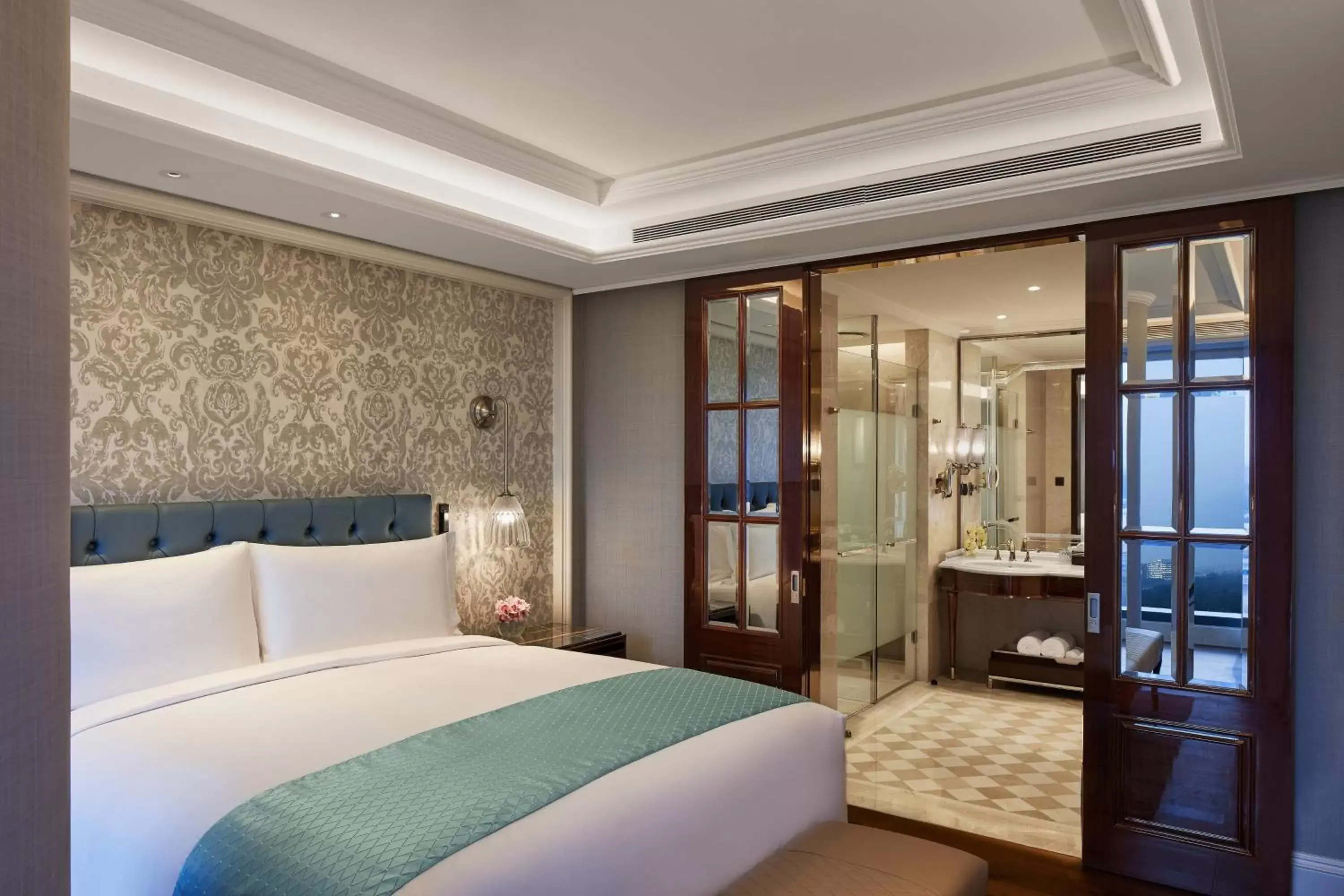 Bedroom, Bed in The Ritz-Carlton, Pune