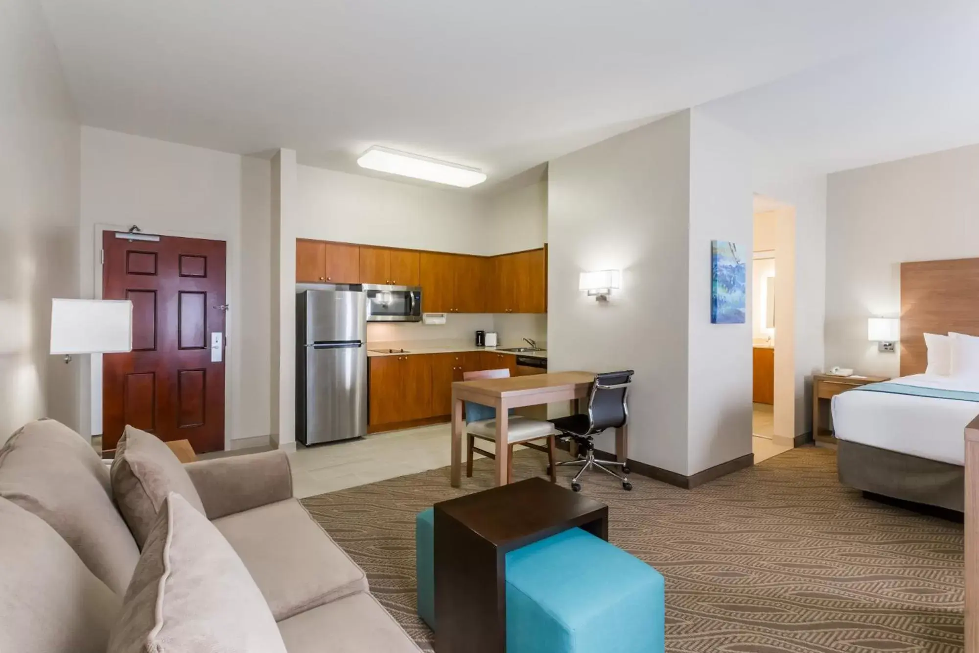 Photo of the whole room, Seating Area in Hawthorn Suites by Wyndham Naples