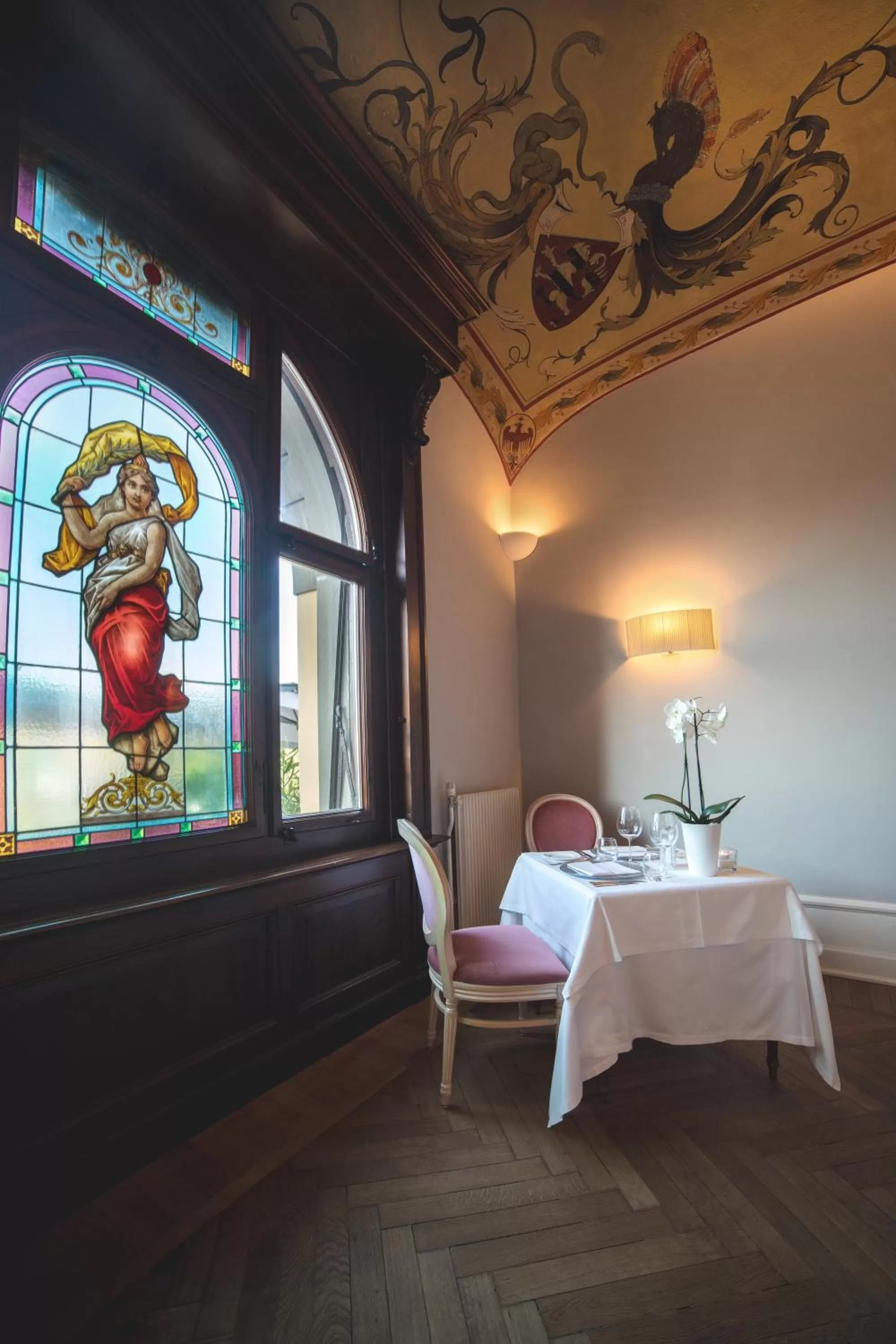 Decorative detail, Bed in Camin Hotel Luino