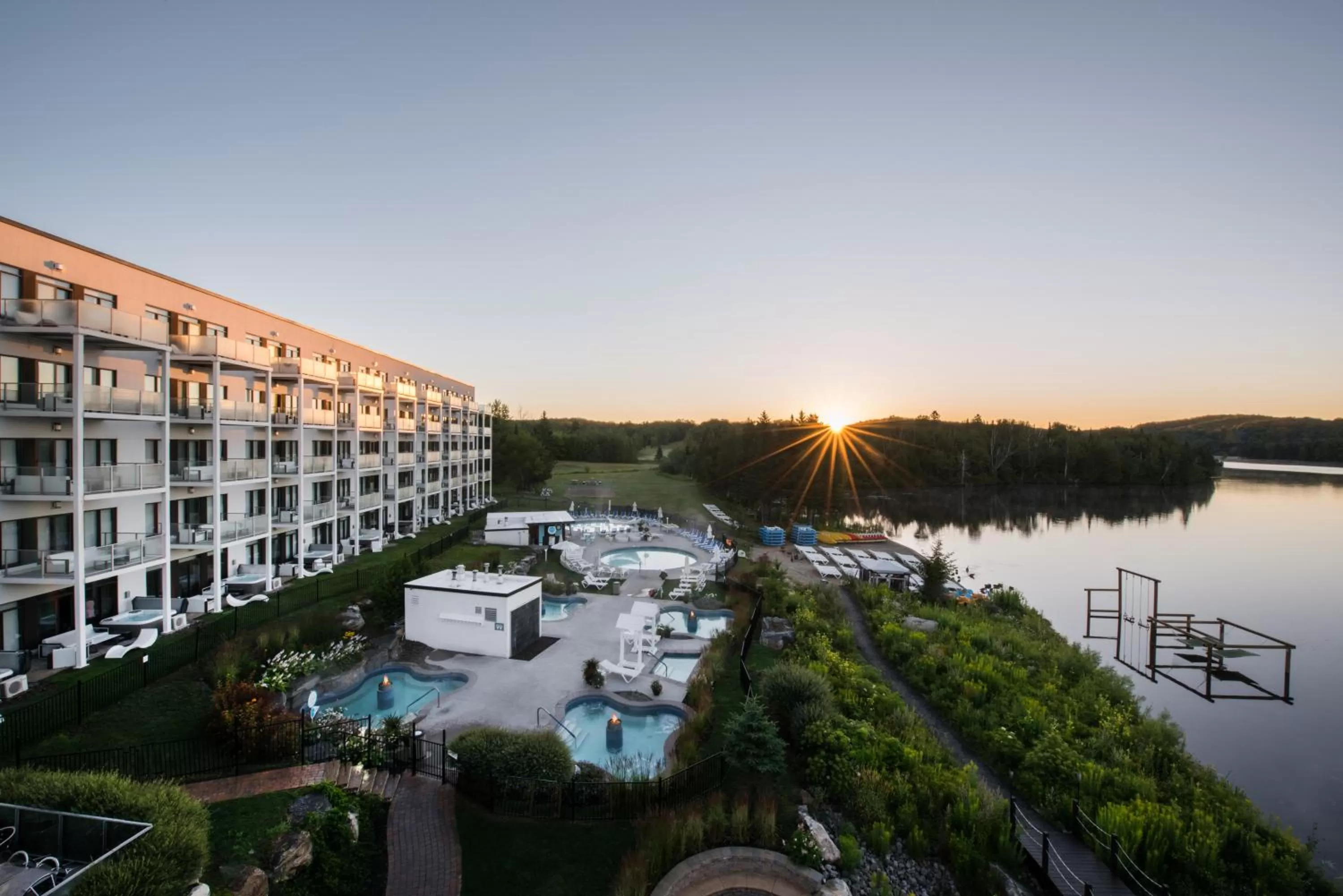 Pool view in Estérel Resort