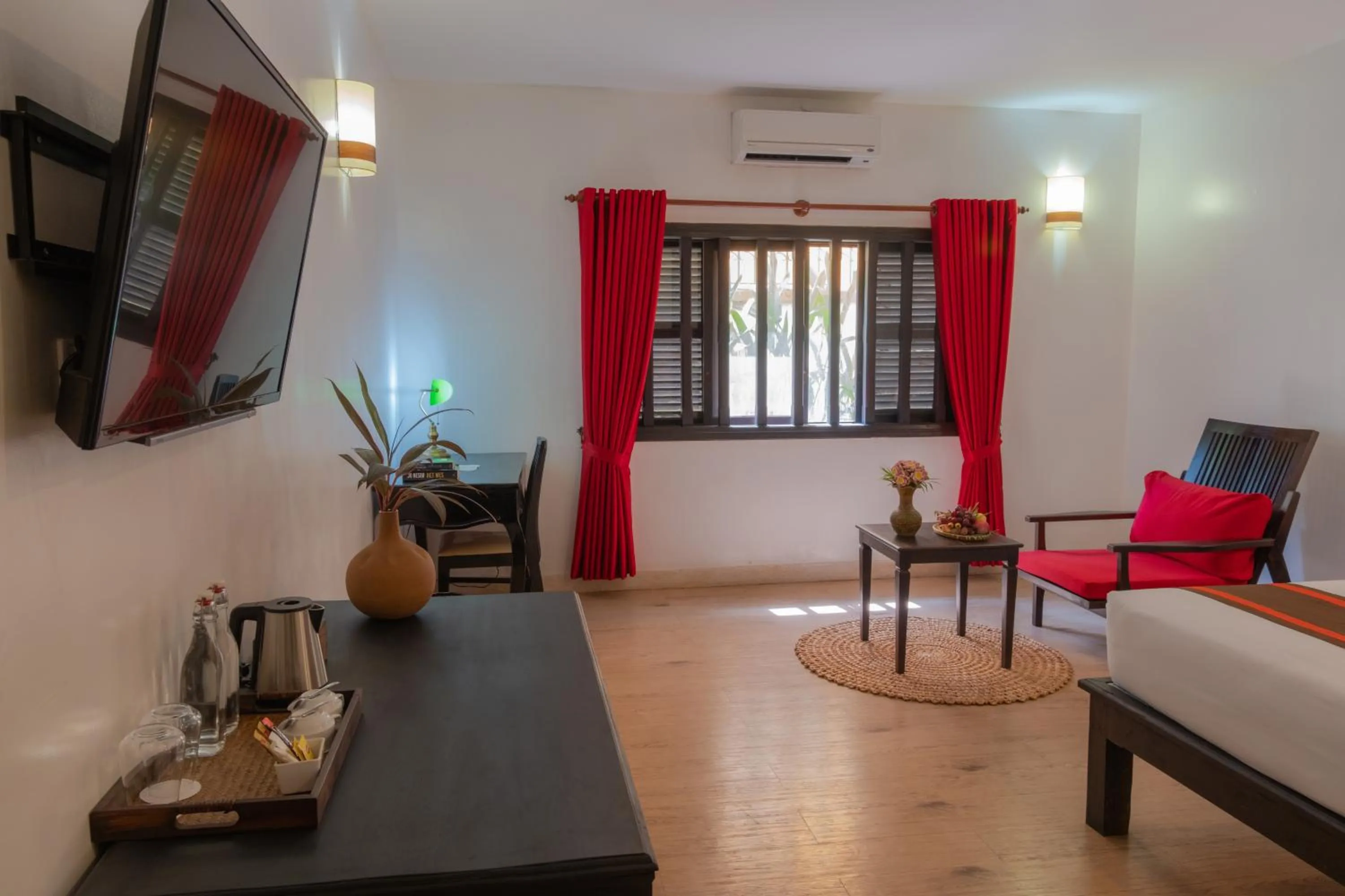 Seating area in Pandora Suite D'Angkor