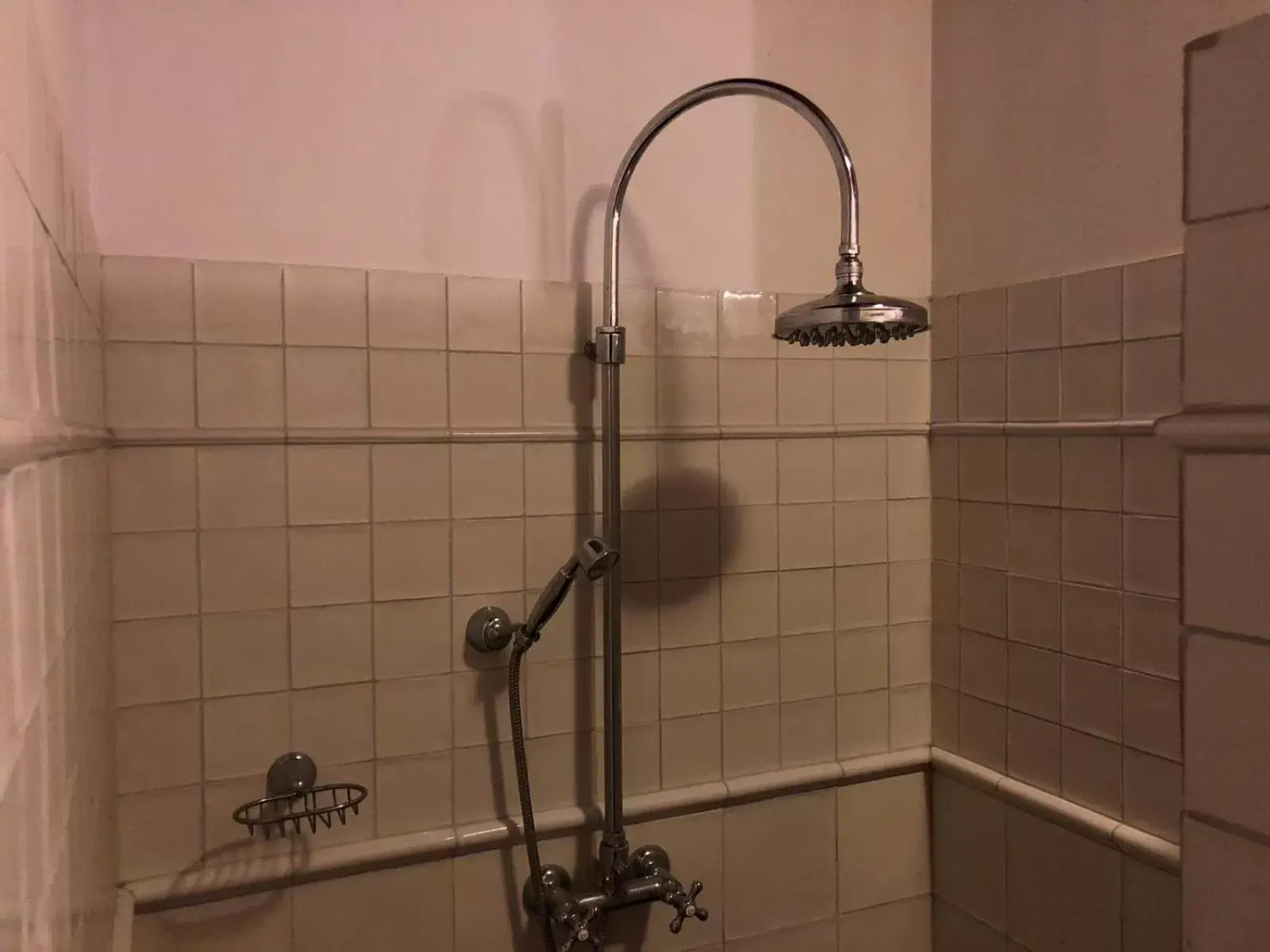 Shower, Bathroom in landgoed Groot Boerle