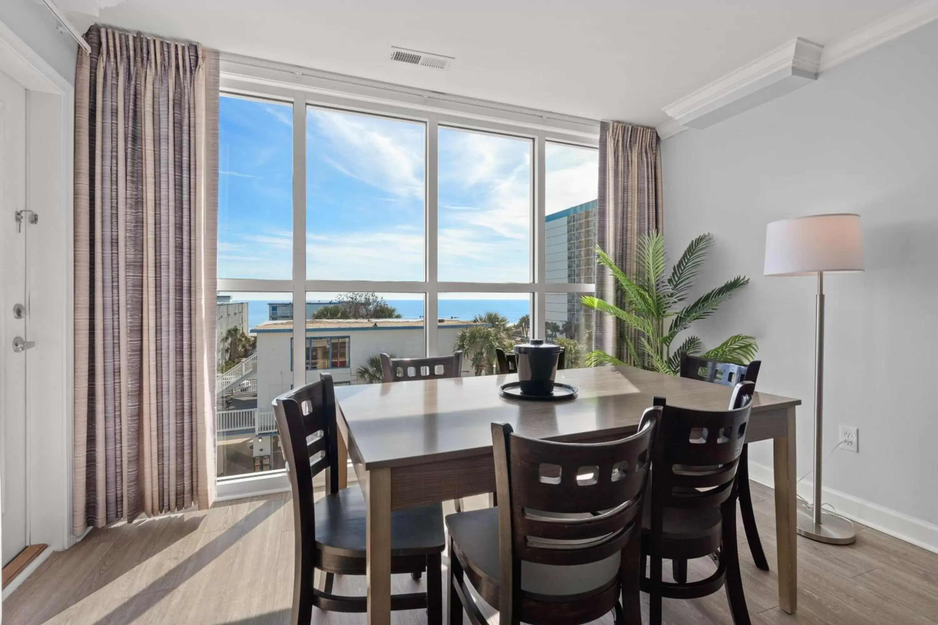 Dining area in Ocean Escape Condos