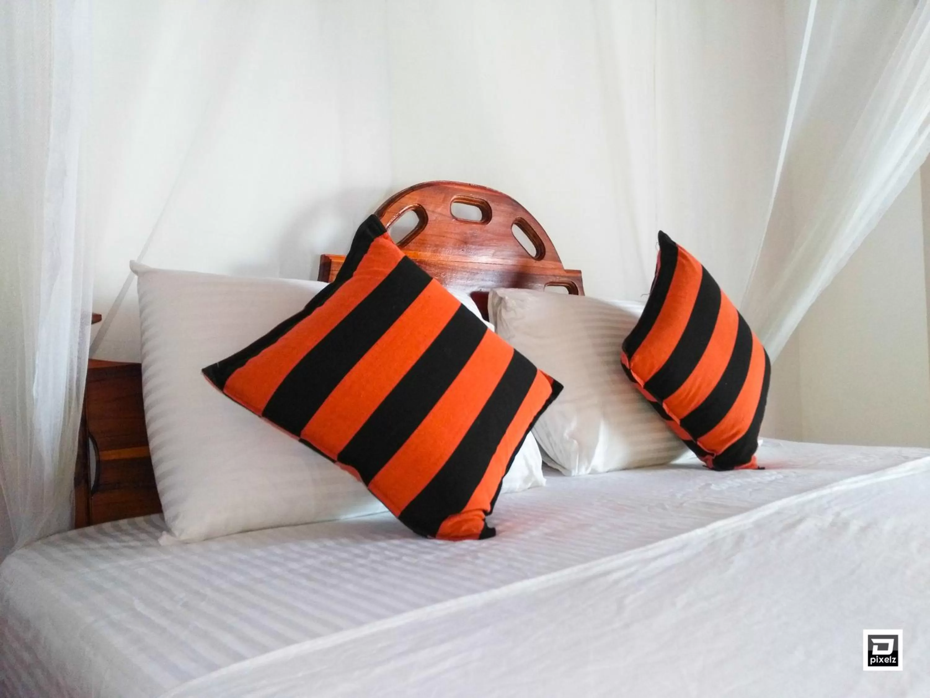 Bed in Ella River Face Inn