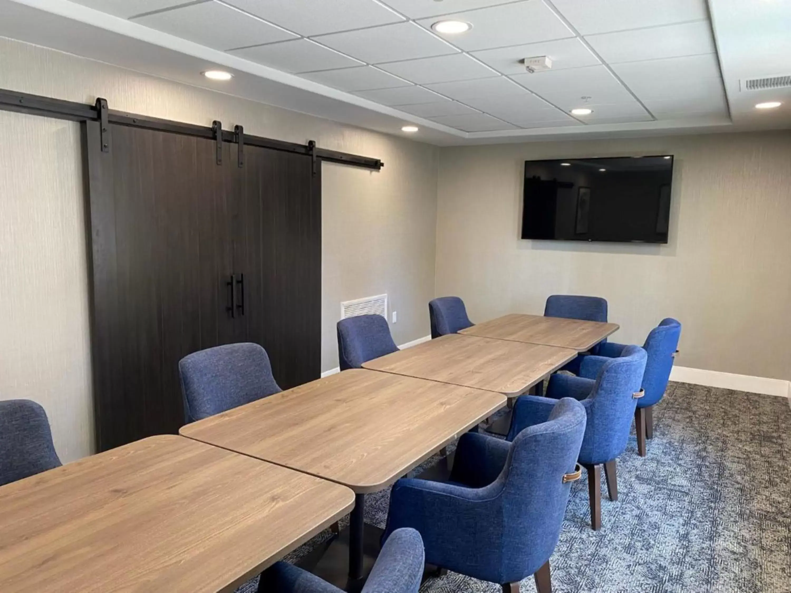 Meeting/conference room in Staybridge Suites Phoenix-Glendale