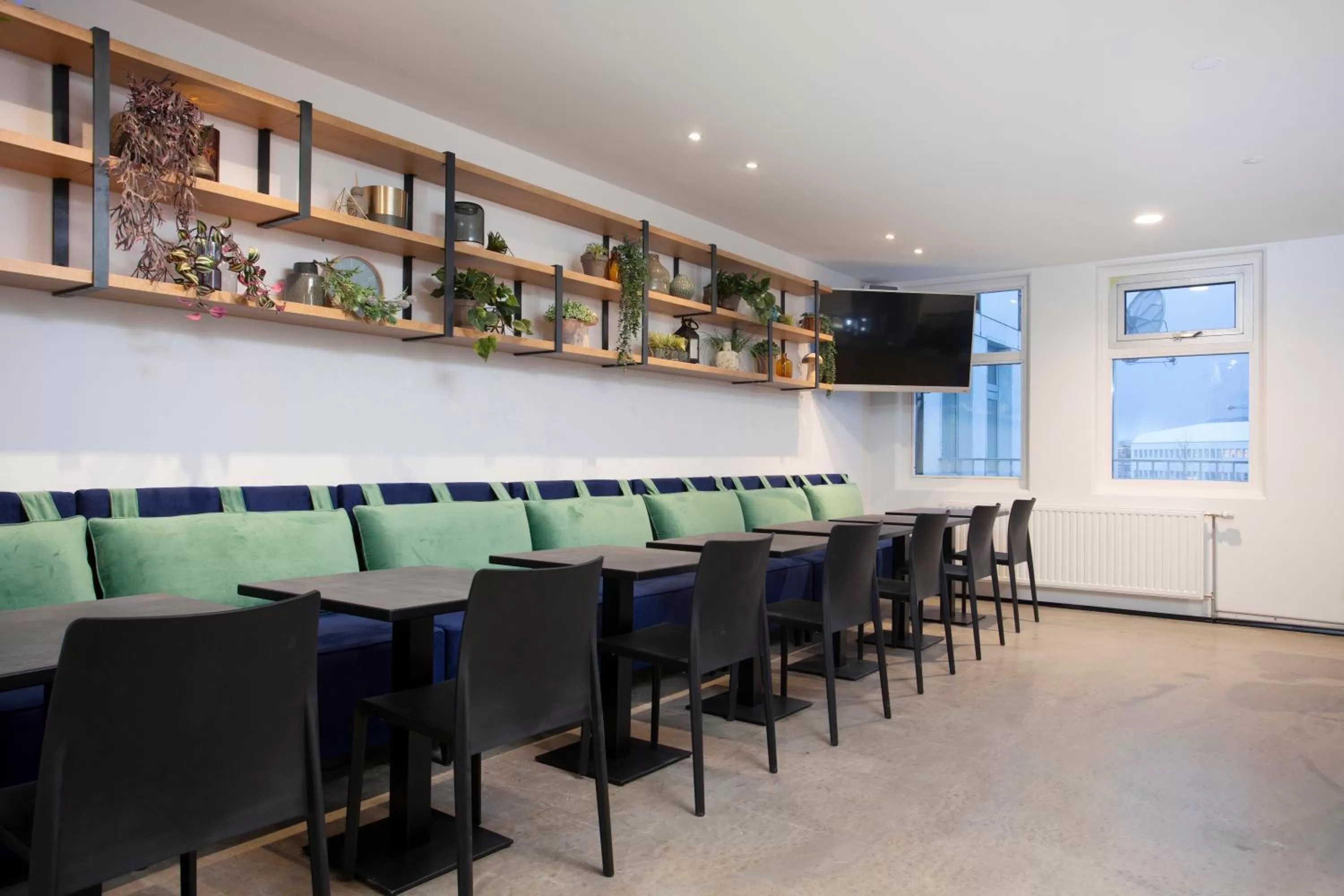 Communal lounge/ TV room in 201 Hotel