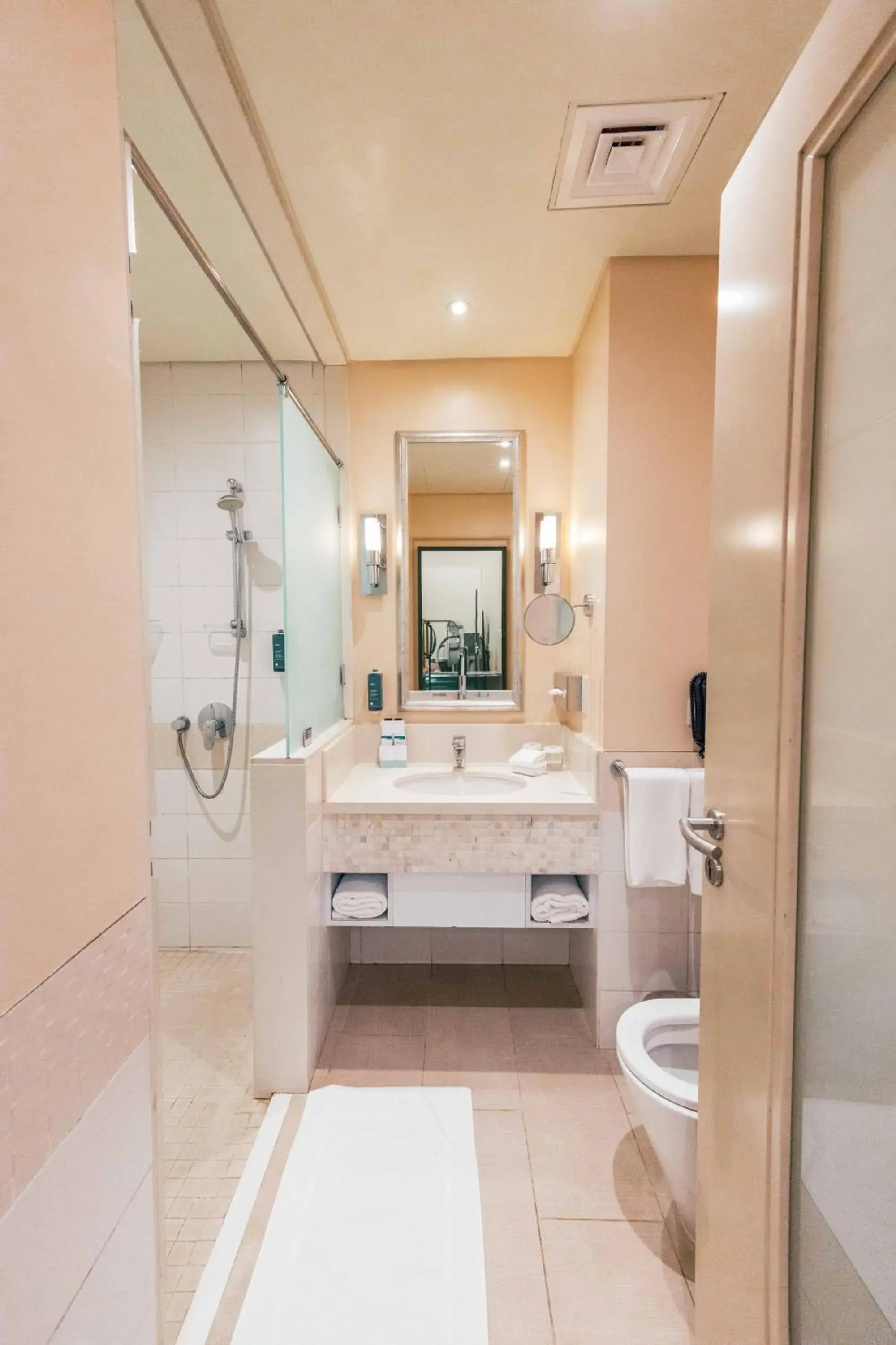 Bathroom in Salalah Gardens Hotel Managed by Safir Hotels & Resorts