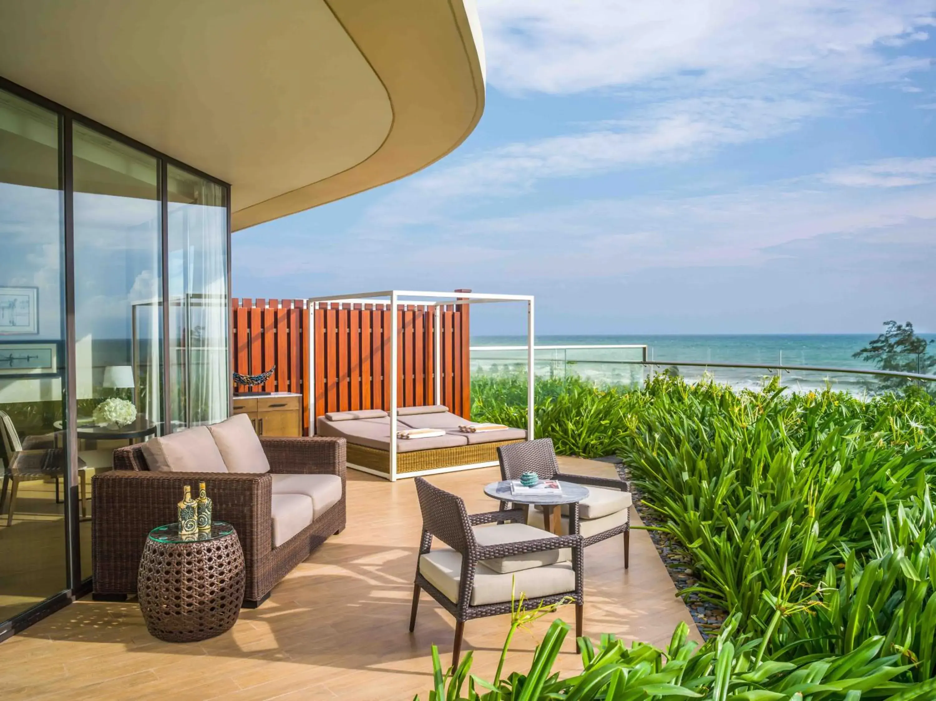 Balcony/Terrace, Sea View in InterContinental Phu Quoc Long Beach Resort, an IHG Hotel