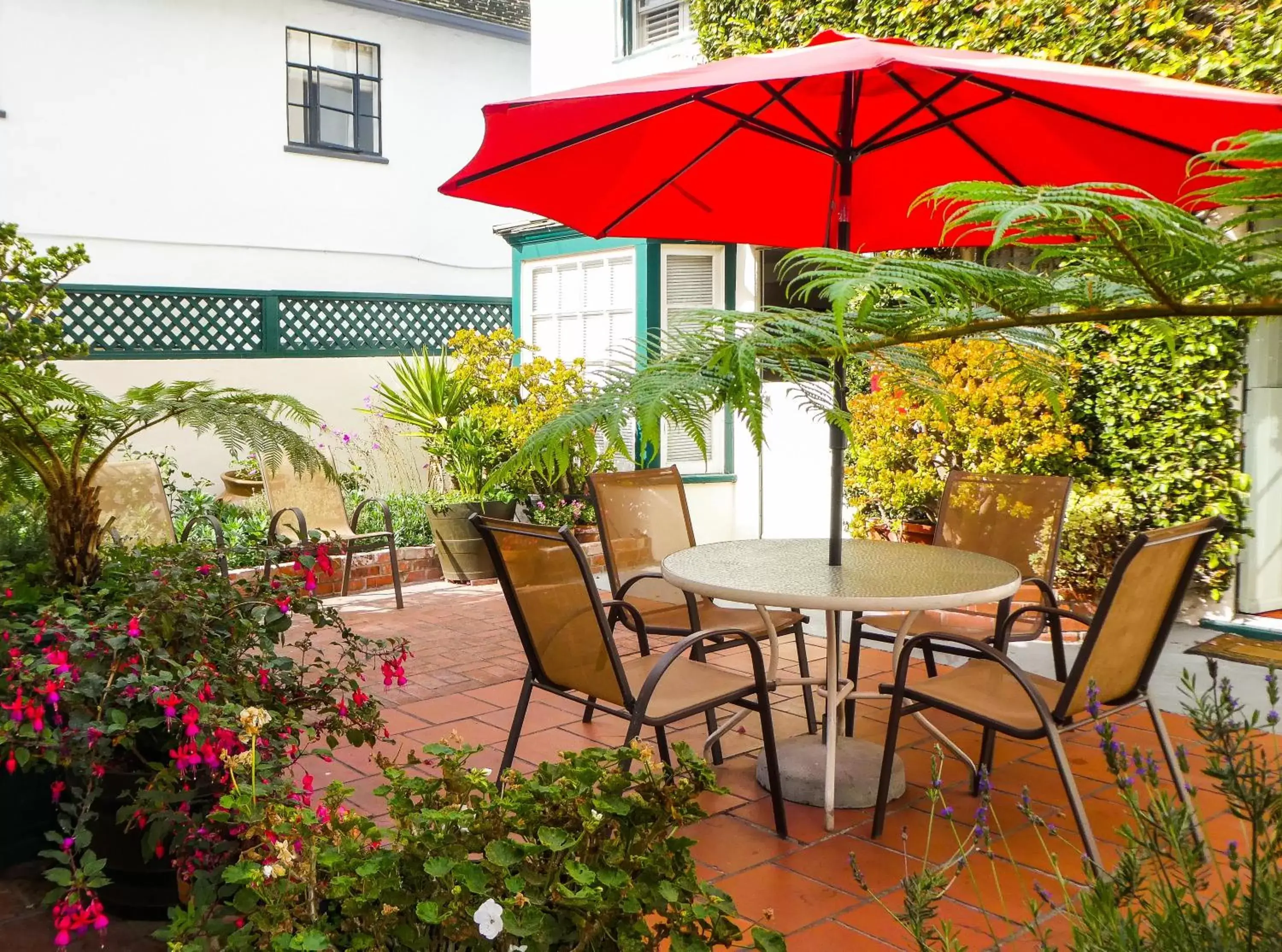 Inner courtyard view in Carmel Fireplace Inn