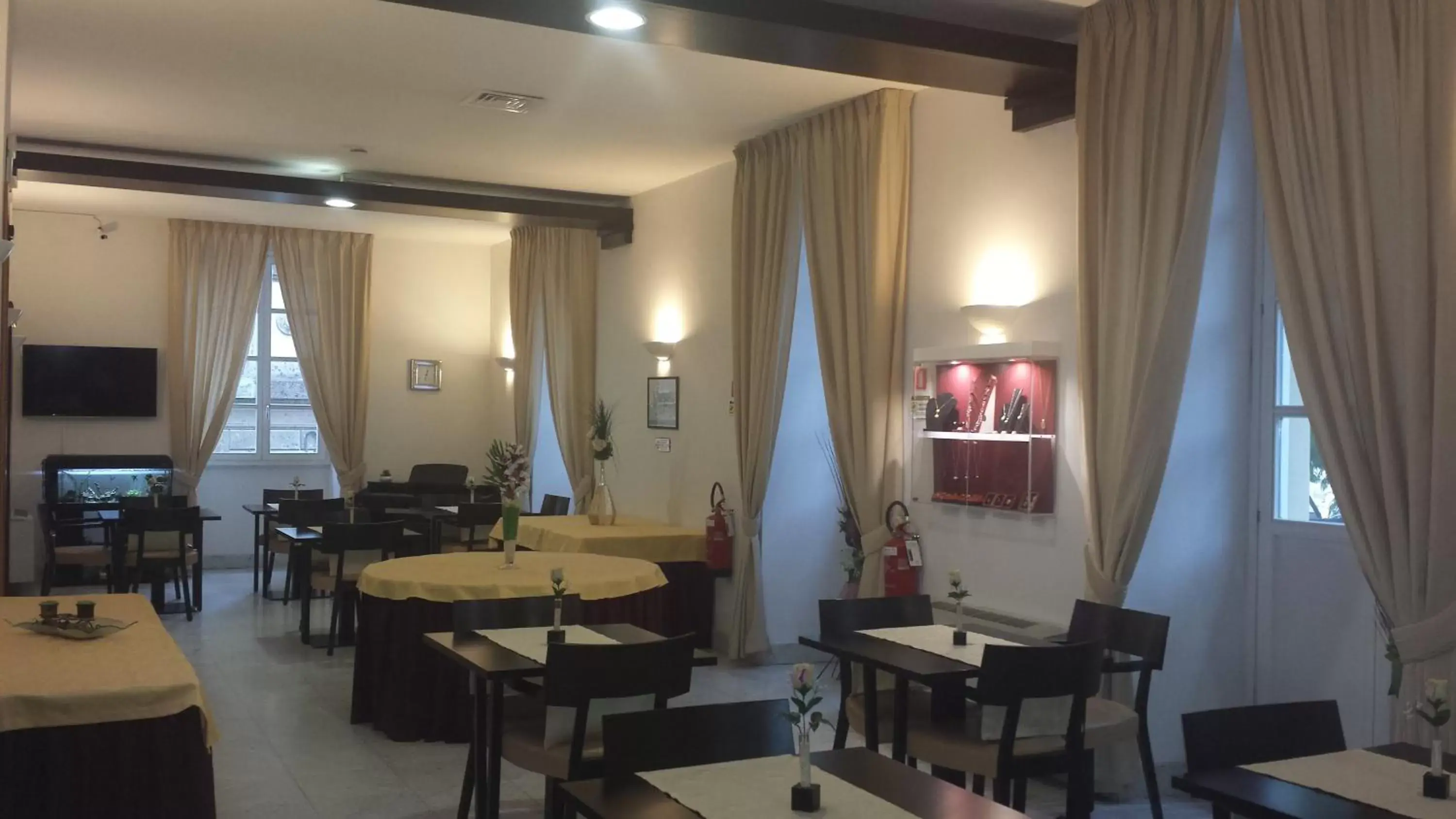 Restaurant/Places to Eat in Hotel Due Colonne