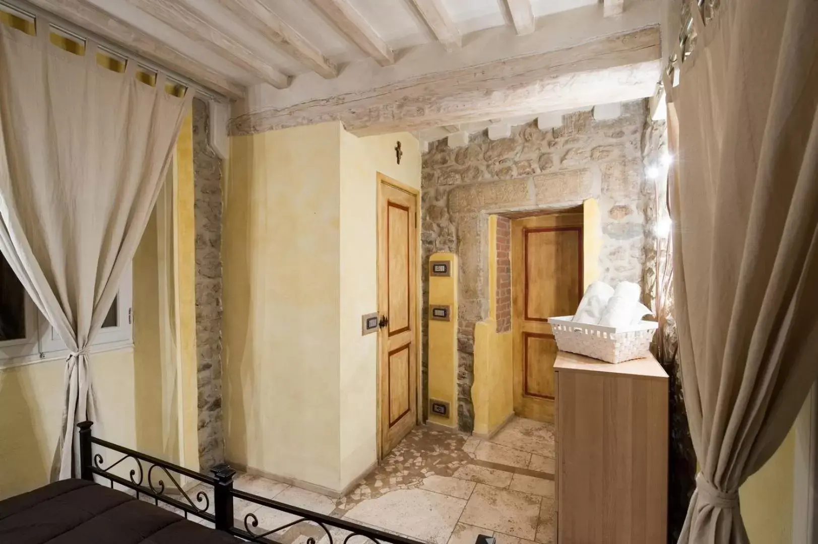 Bedroom, Bathroom in Villa Dacia