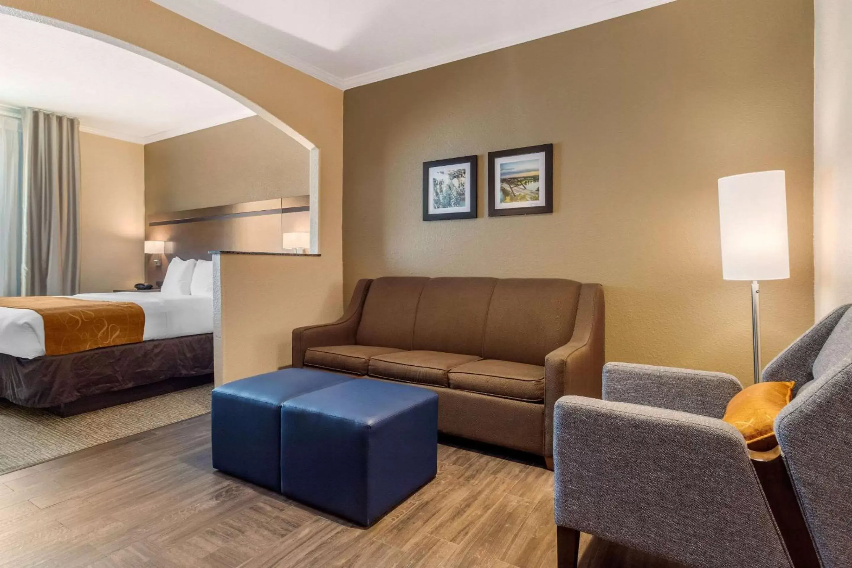 King Suite - Accessible/Non-Smoking in Comfort Suites Baytown I - 10 King Suite - Accessible/Non-Smoking in Comfort Suites Baytown I - 10