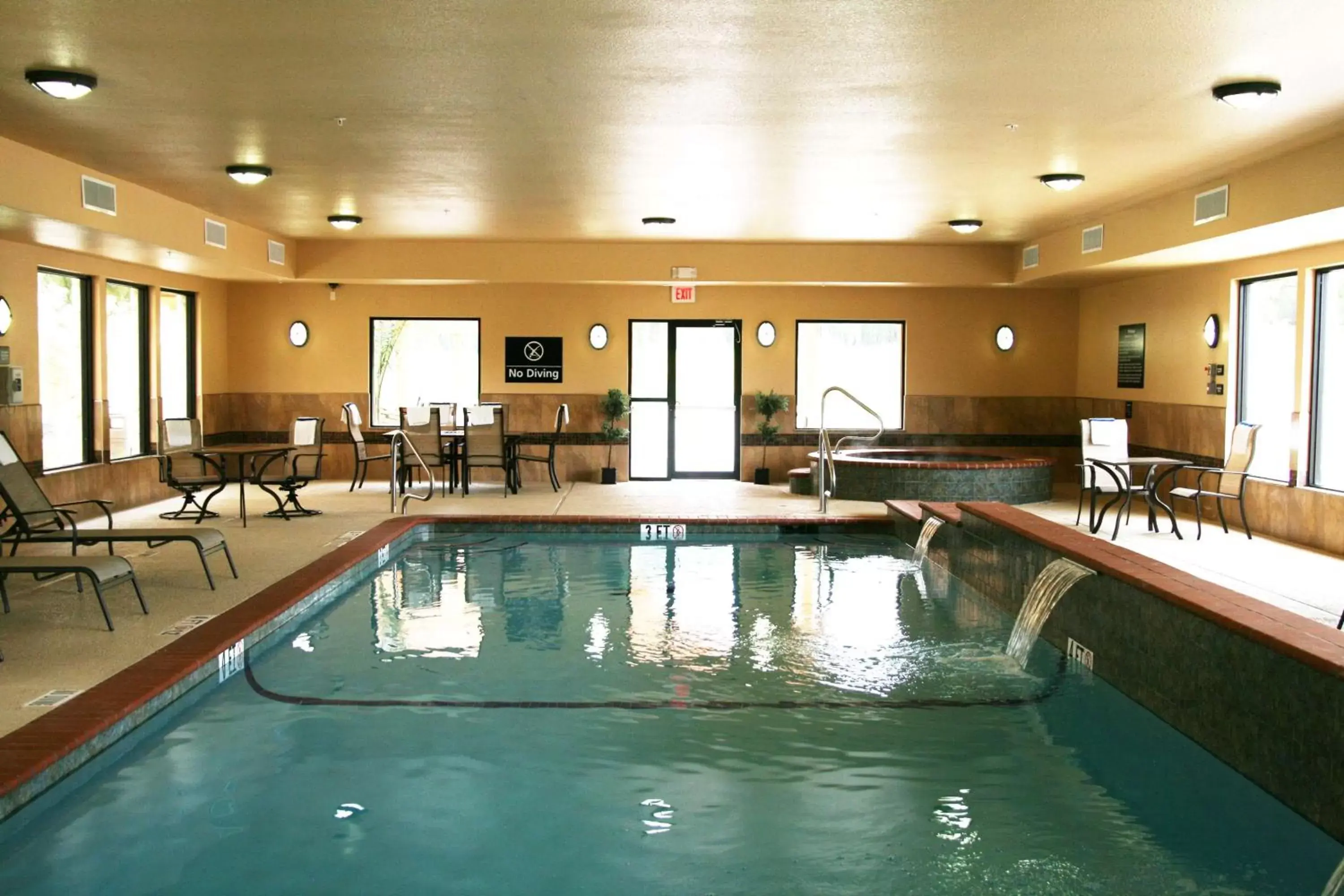 Pool view, Swimming Pool in Hampton Inn & Suites Buffalo