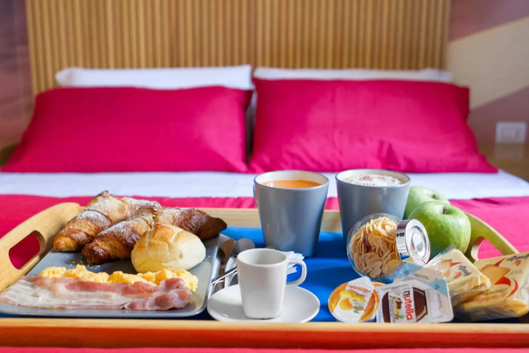 Continental breakfast, Breakfast in Maison du La Metro