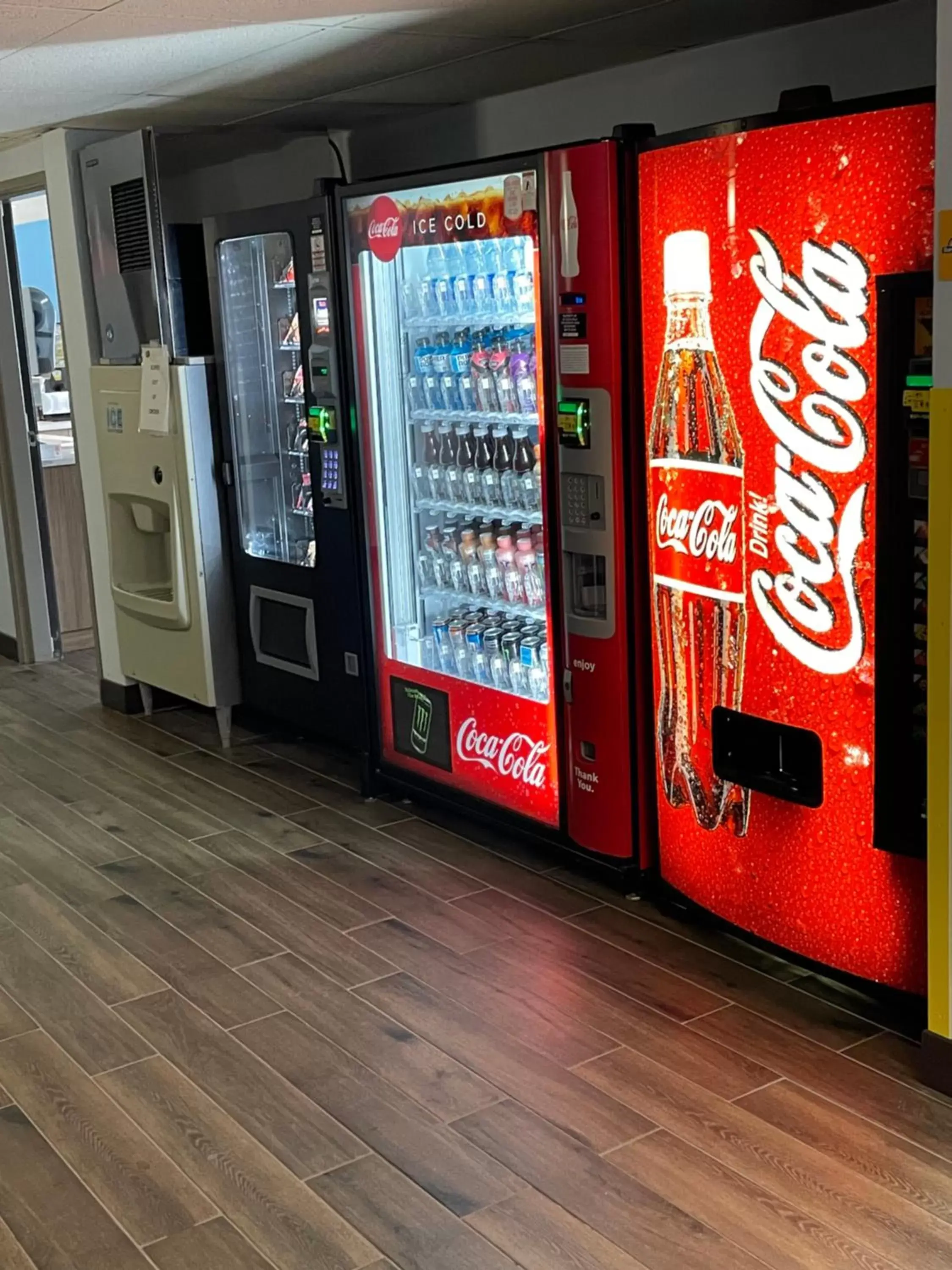 vending machine, Supermarket/Shops in Days Inn by Wyndham Sioux Falls Airport